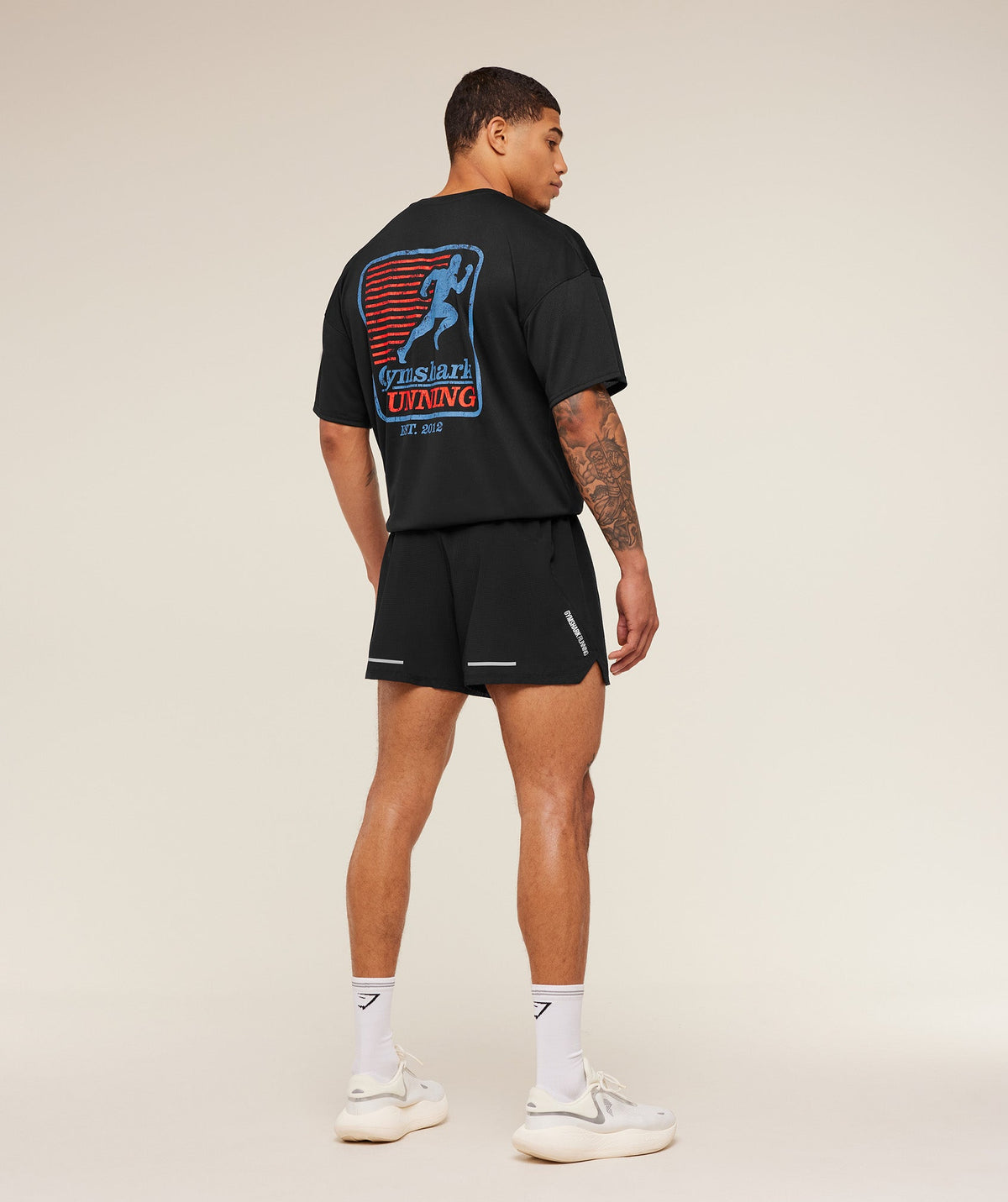 gymshark-run-club-graphic-t-shirt-ss-tops