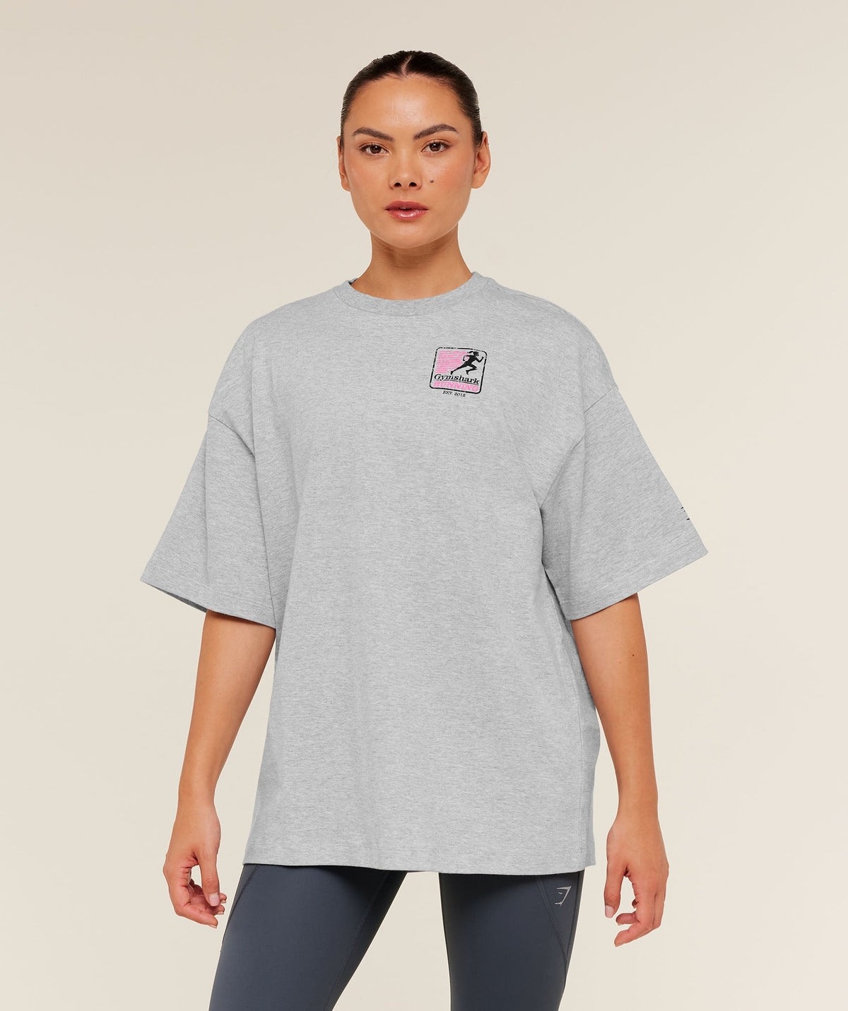 gymshark-run-club-graphic-short-sleeve-t-shirt-ss-tops-grey-ss26