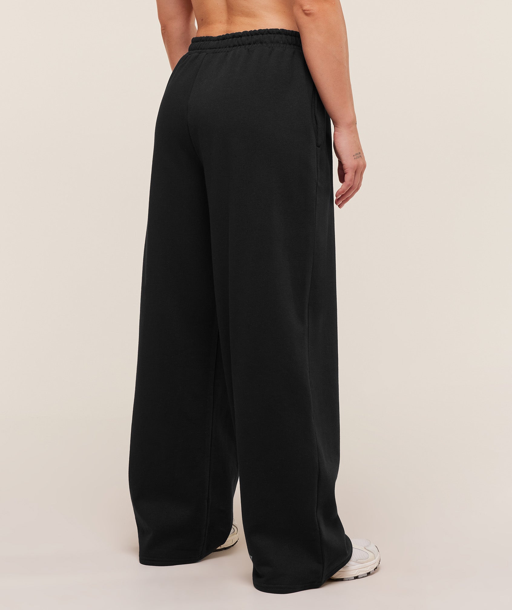 gymshark-strength-department-wide-leg-joggers-pants-black-aw25