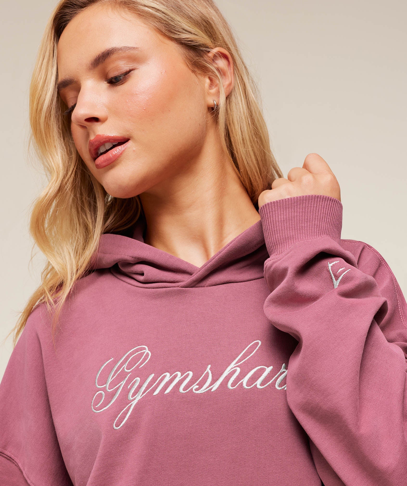 gymshark-all-seasons-graphic-hoodie-pullovers