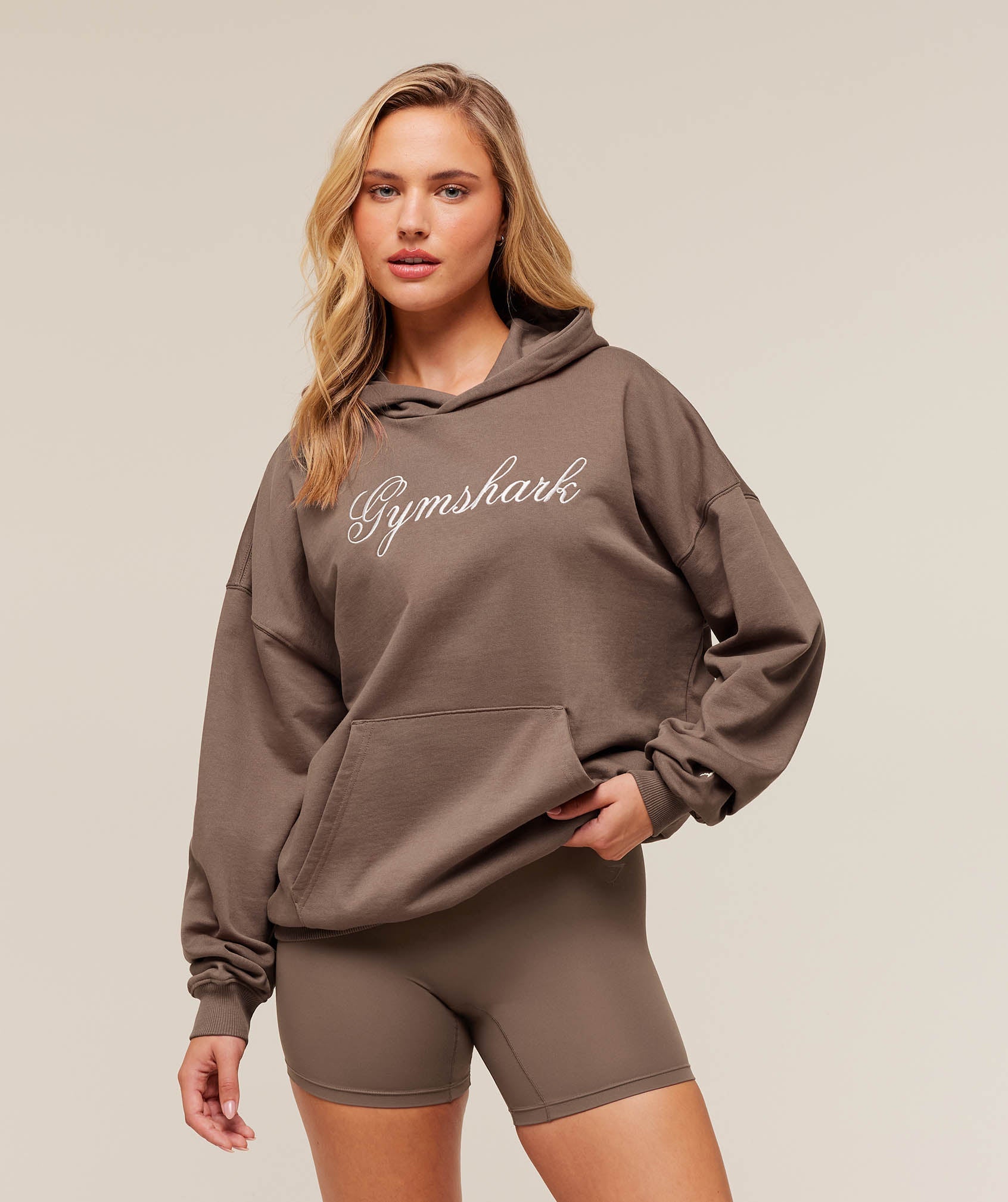 gymshark-all-seasons-graphic-hoodie-pullovers-2