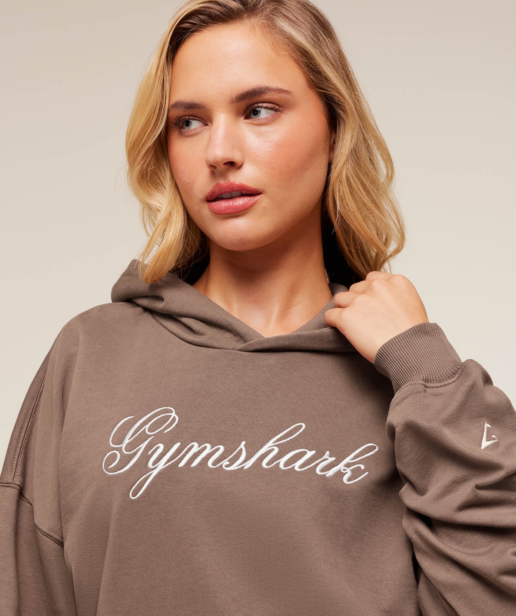 gymshark-all-seasons-graphic-hoodie-pullovers-2