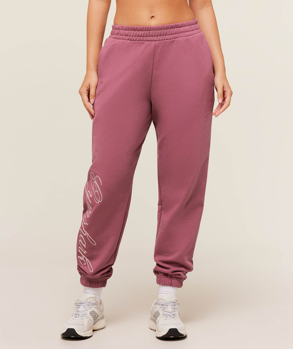 gymshark-all-seasons-graphic-jogger-pants