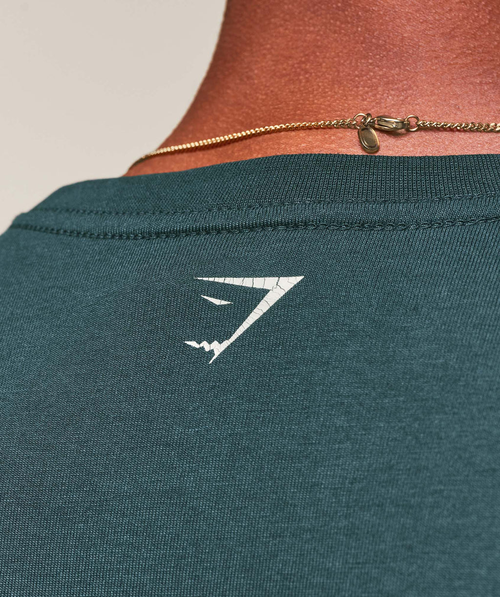 gymshark-worn-graphic-long-sleeve-t-shirt-ls-tops-blue-aw25
