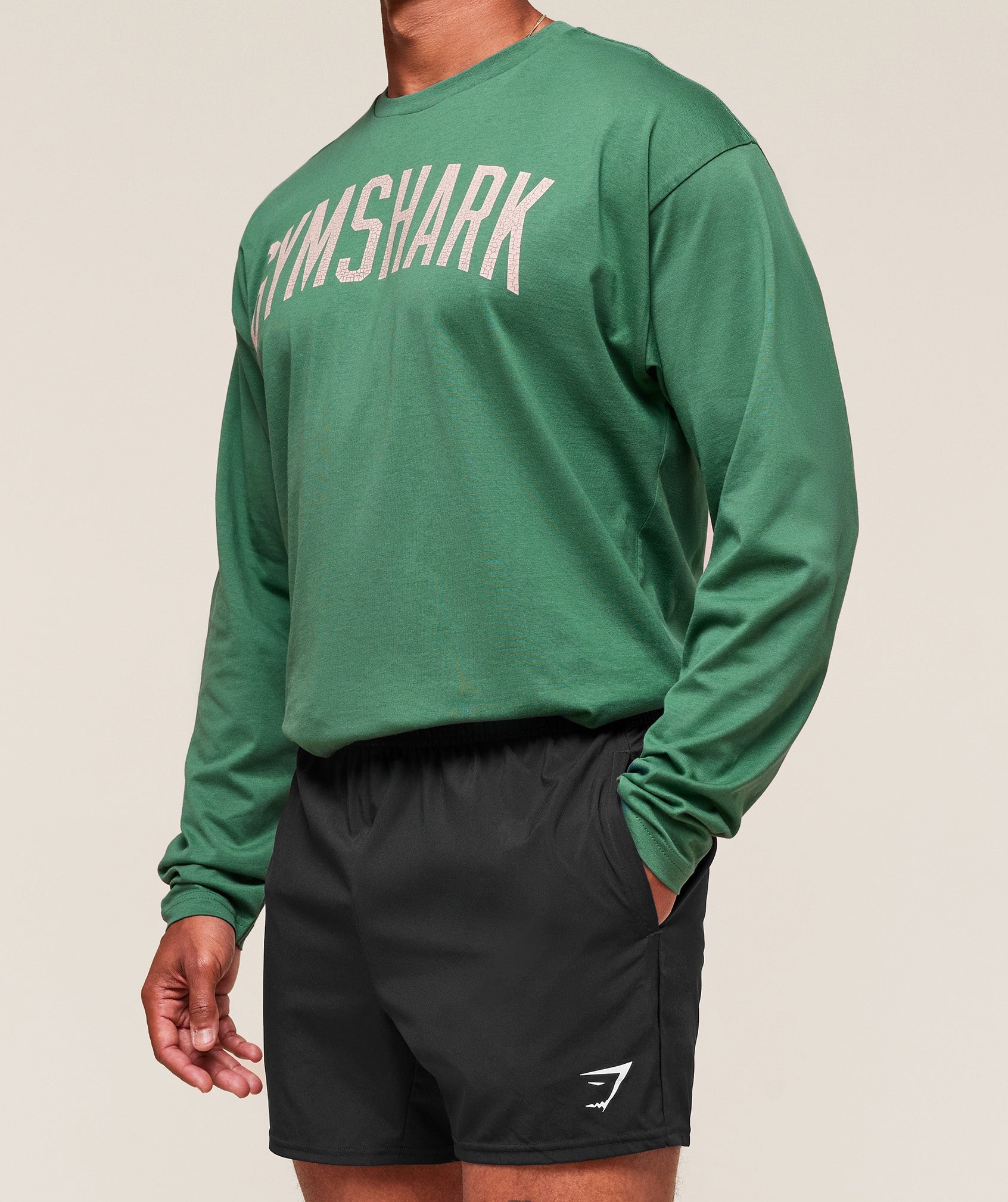 gymshark-worn-graphic-long-sleeve-t-shirt-ls-tops-green-aw25