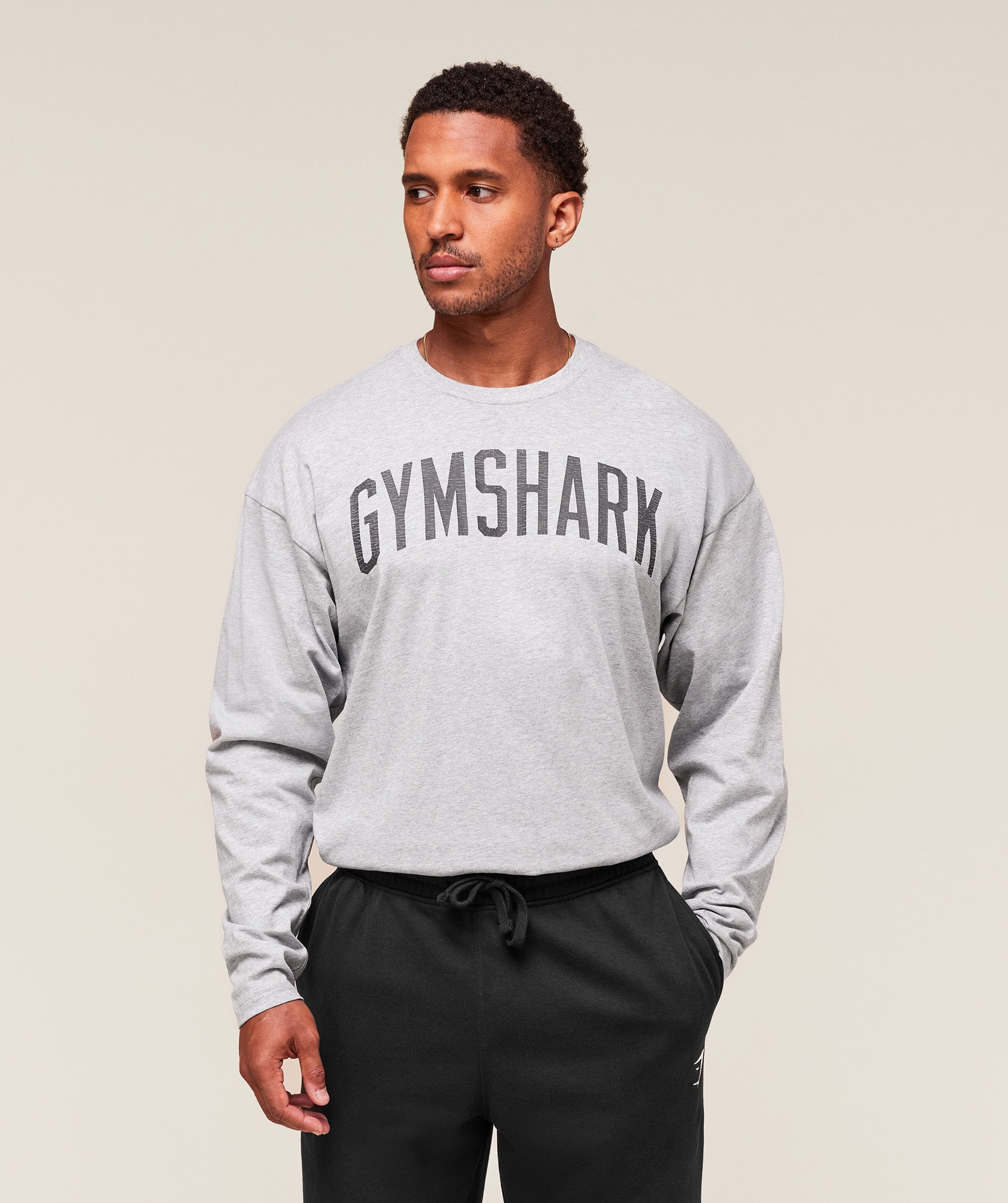 gymshark-worn-graphic-long-sleeve-t-shirt-ls-tops-grey-aw25