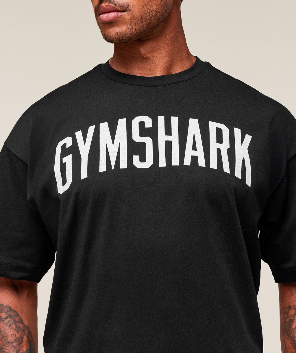 gymshark-worn-graphic-t-shirt-ss-tops-black-aw25