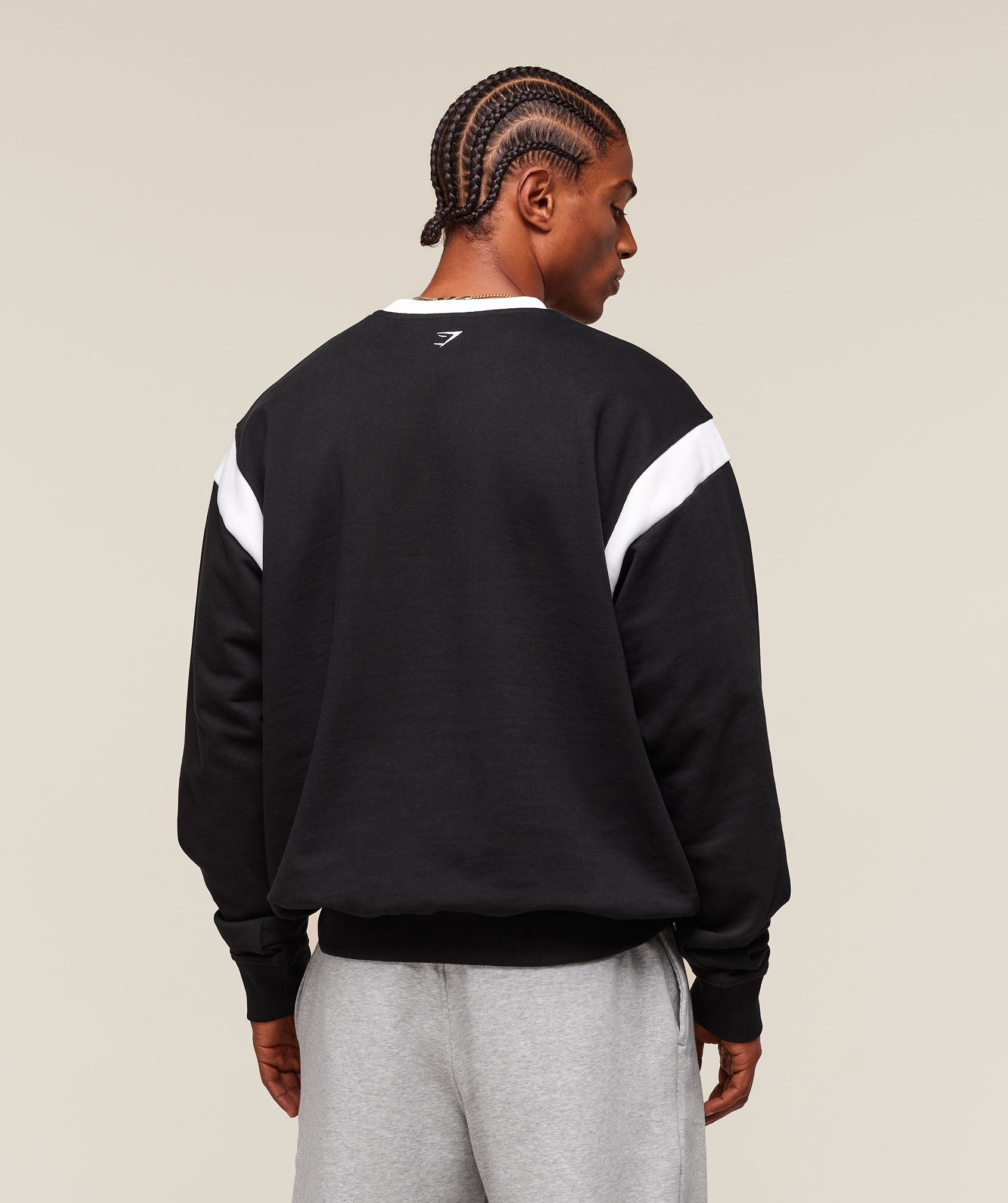 gymshark-collegiate-crew-pullovers-black-ss25