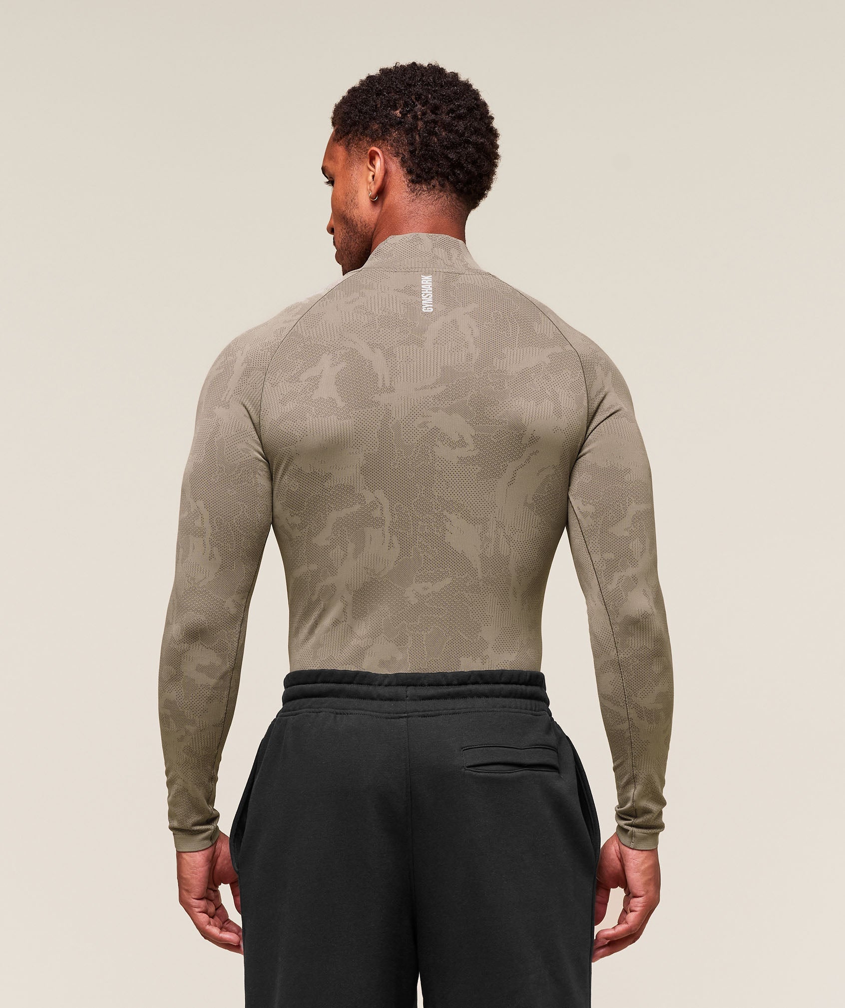 gymshark-geo-seamless-1-4-zip-pullovers-brown-ss25