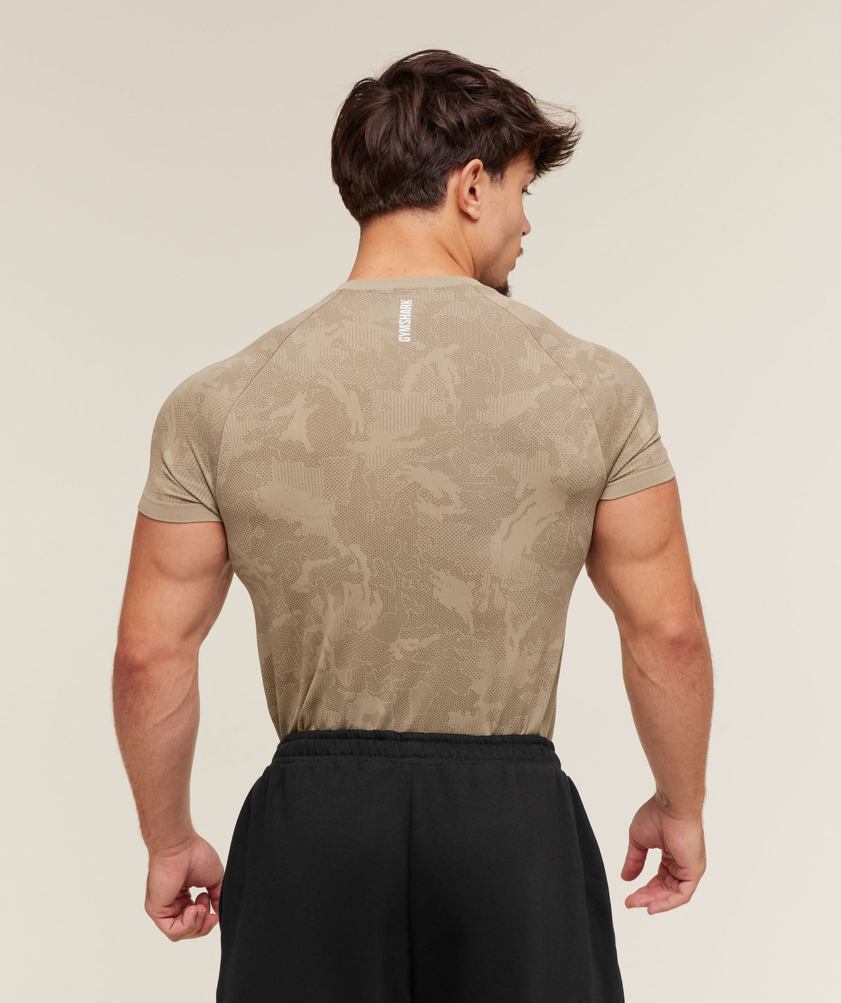 gymshark-geo-seamless-t-shirt-ss-tops-brown-aw25-1