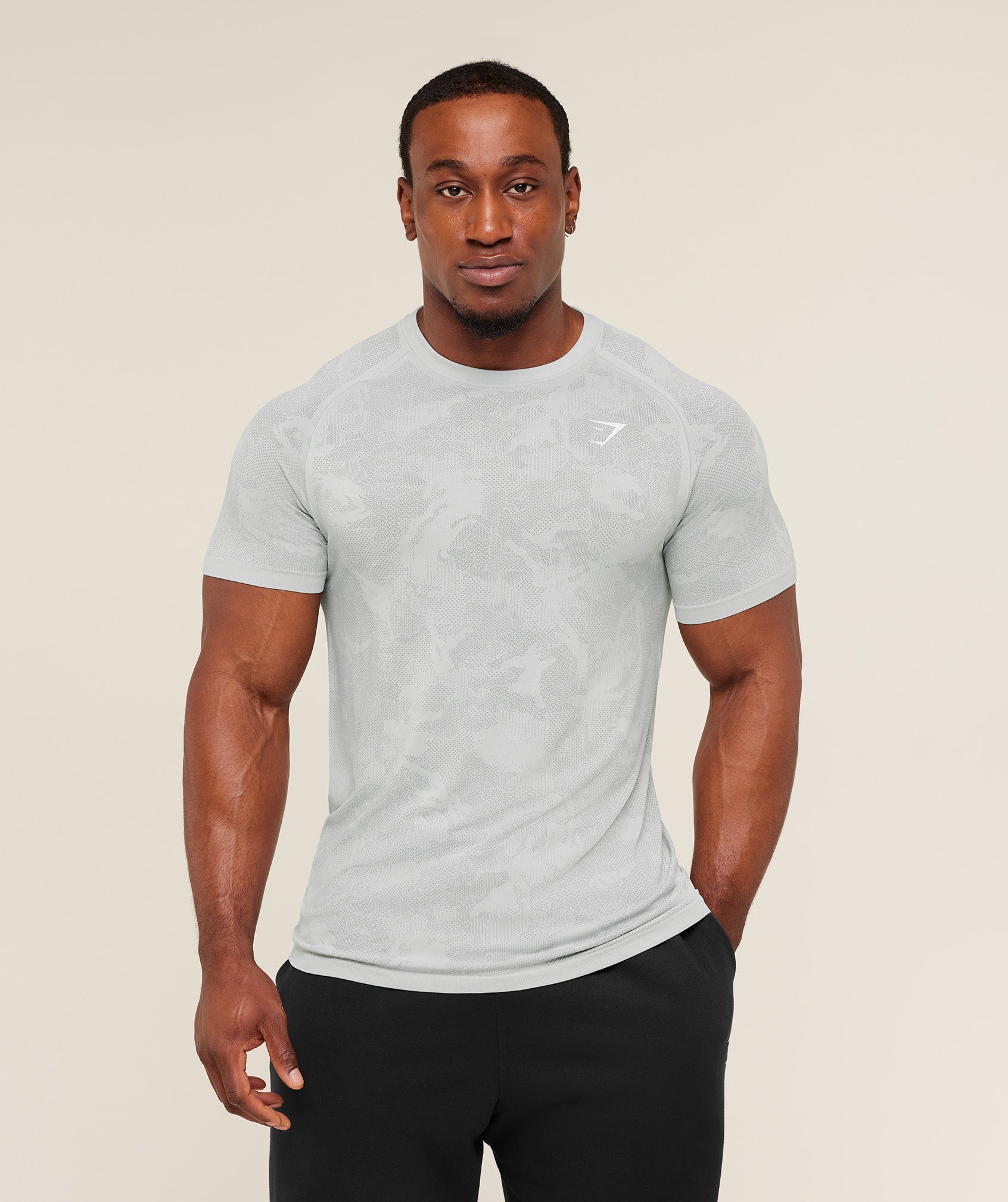 gymshark-geo-seamless-t-shirt-ss-tops-grey-ss26