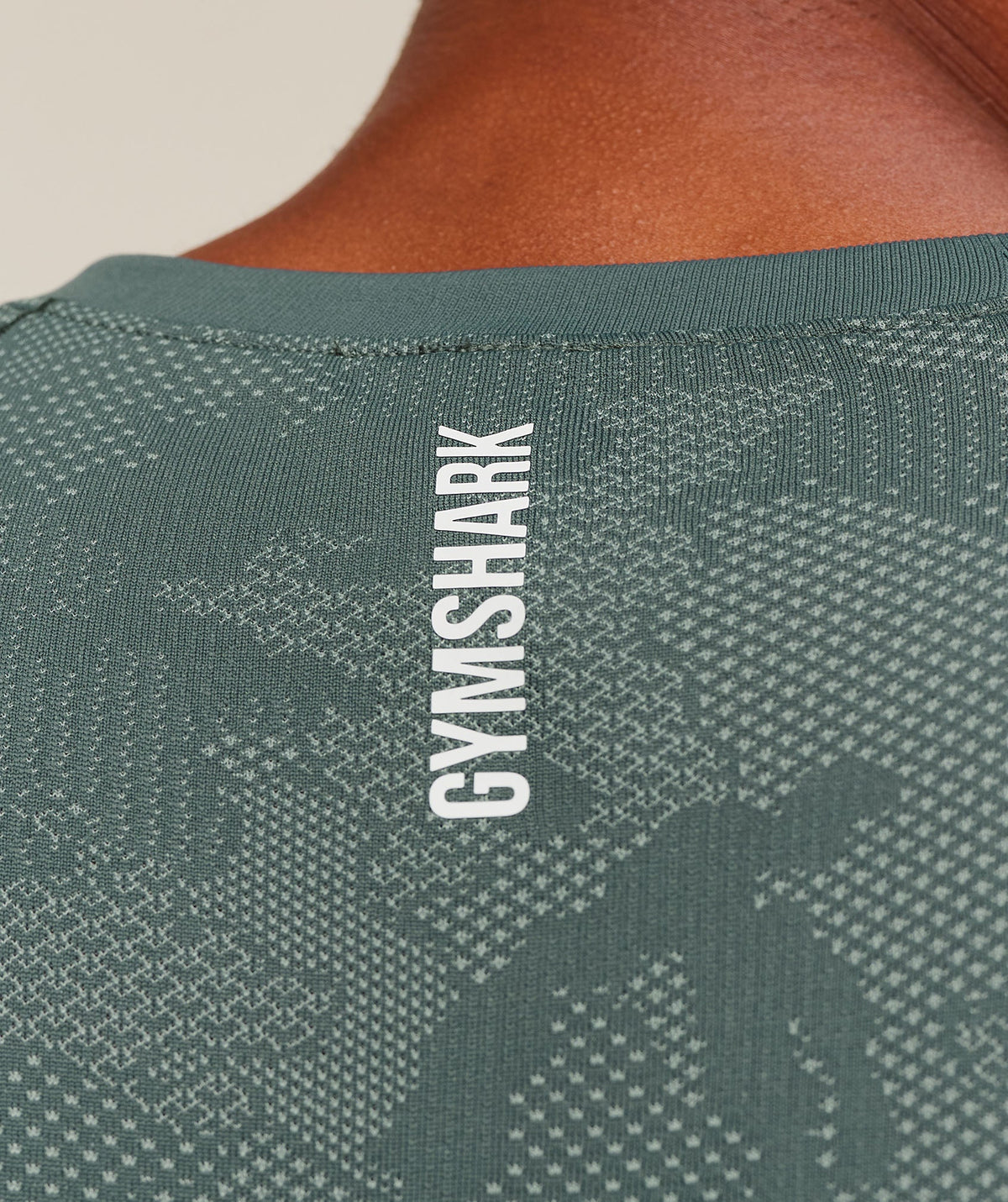 gymshark-geo-seamless-t-shirt-ss-tops-teal-aw25
