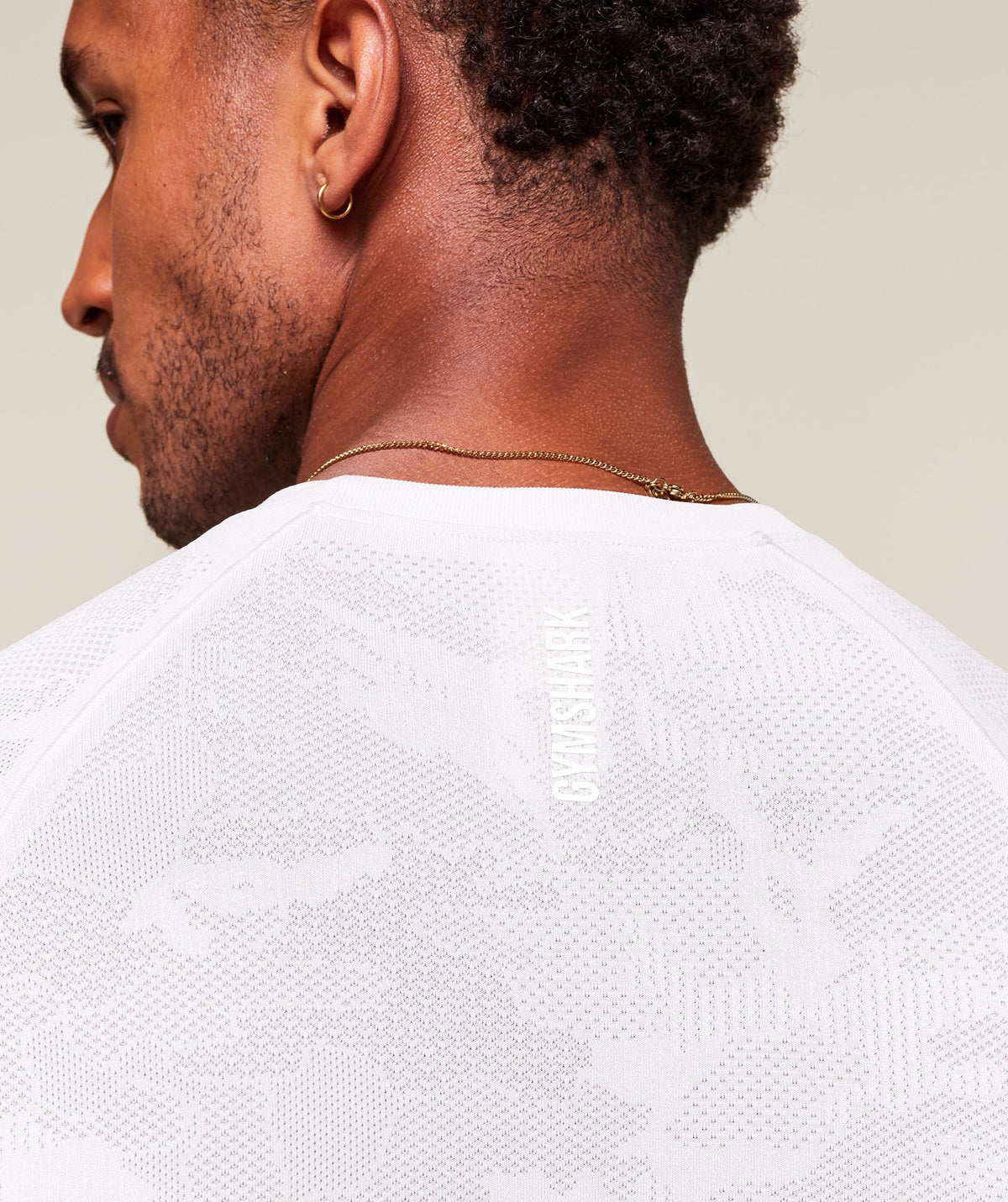 gymshark-geo-seamless-t-shirt-white-light-grey-ss23
