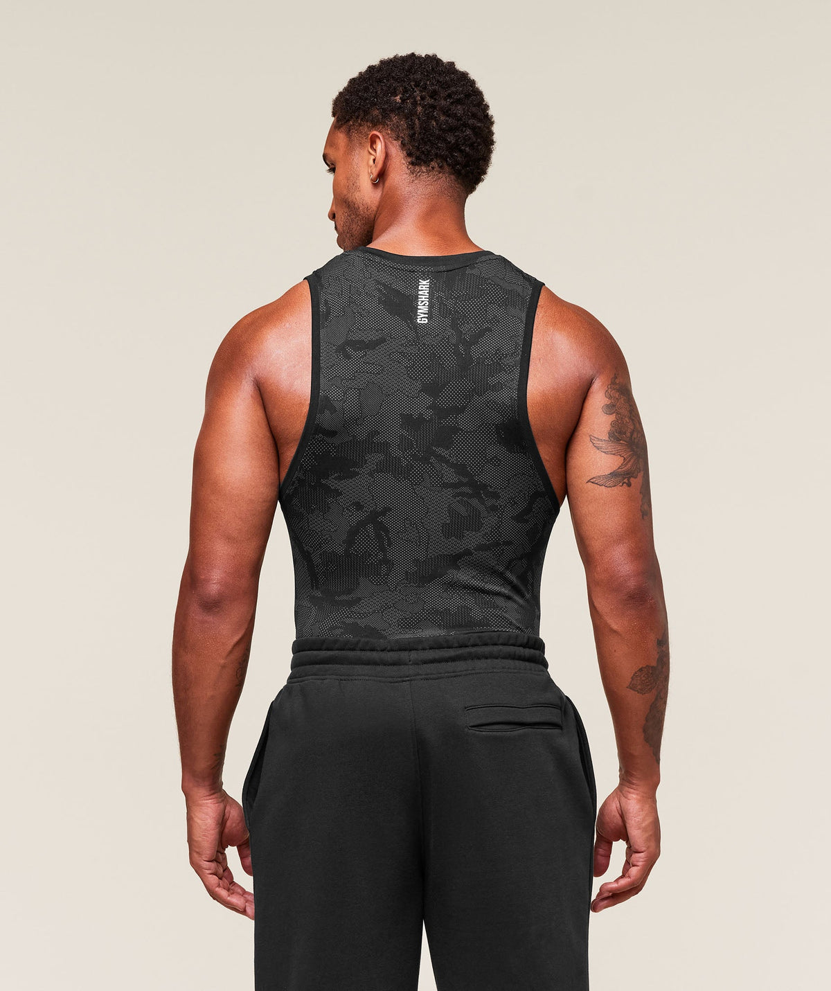 gymshark-geo-seamless-tank-black-charcoal-grey-ss24
