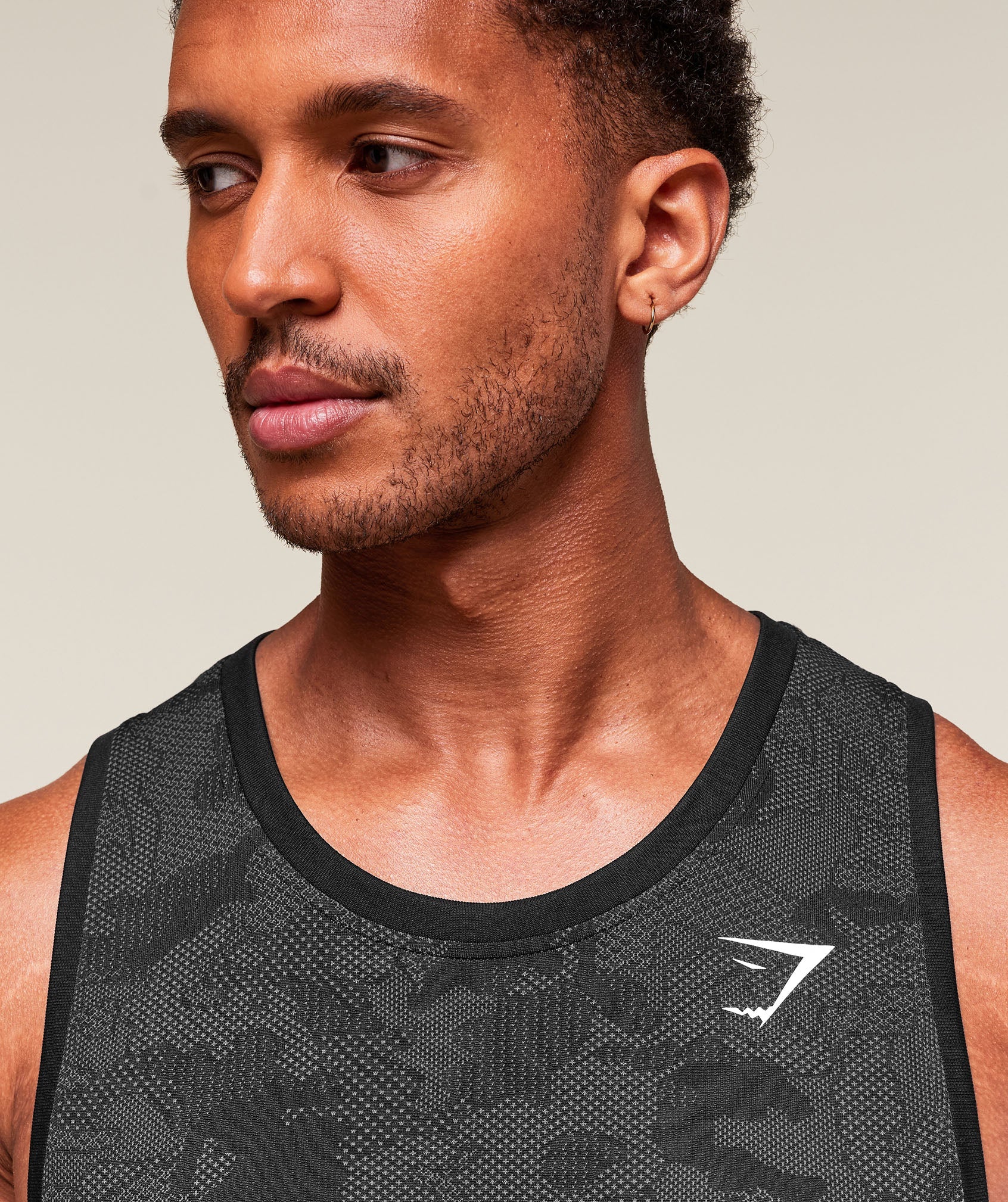 gymshark-geo-seamless-tank-black-charcoal-grey-ss24