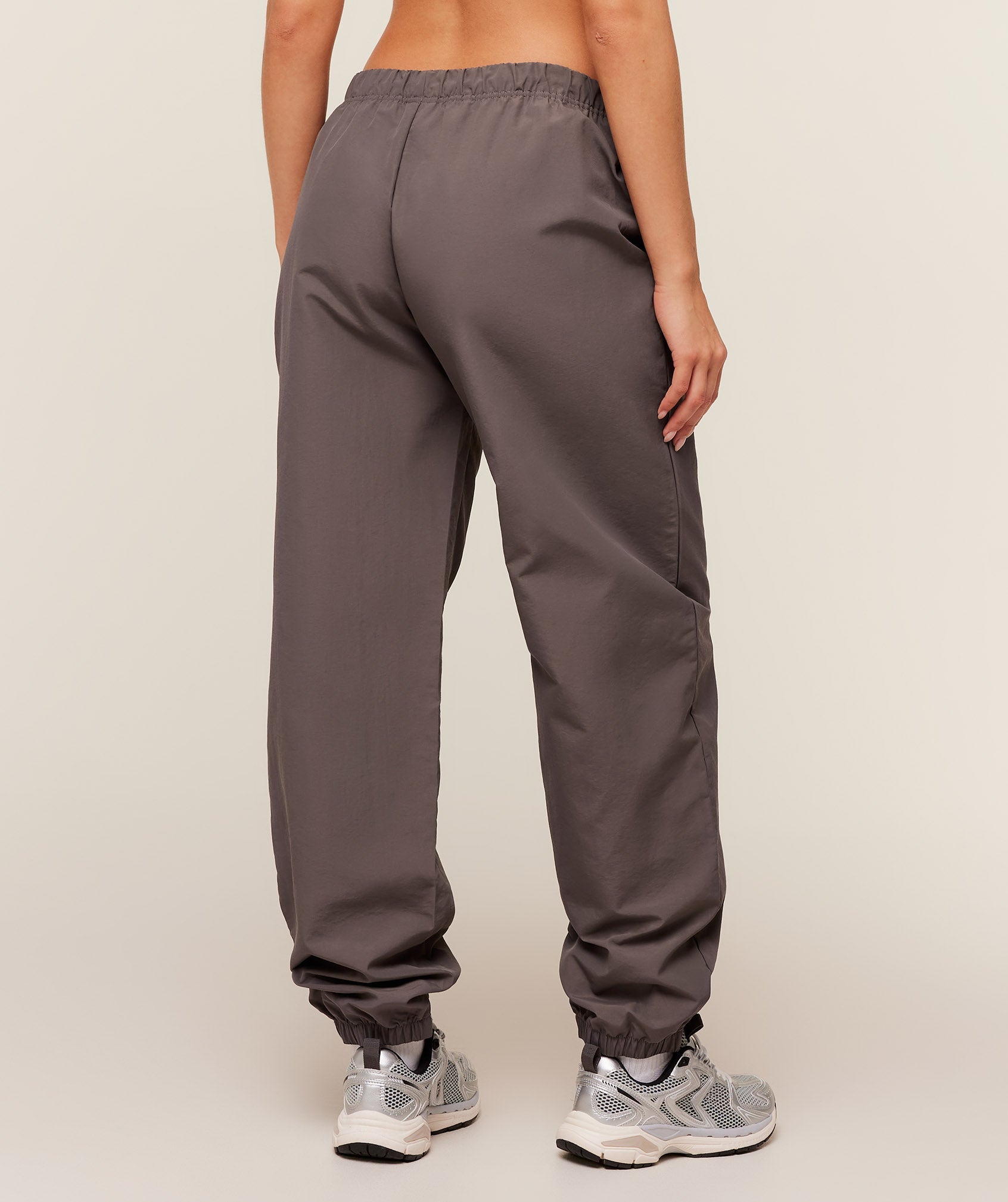 gymshark-woven-track-pant-pants