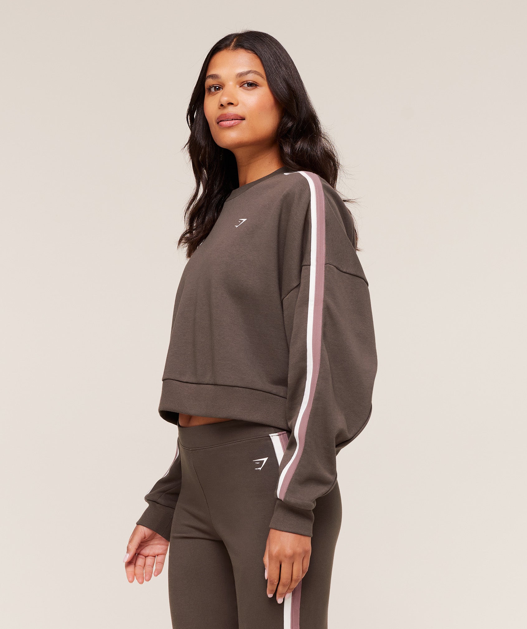 gymshark-piping-midi-crew-neck-pullovers-brown-aw25