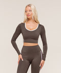 gymshark-piping-long-sleeve-crop-top-crop-tops-brown-aw25