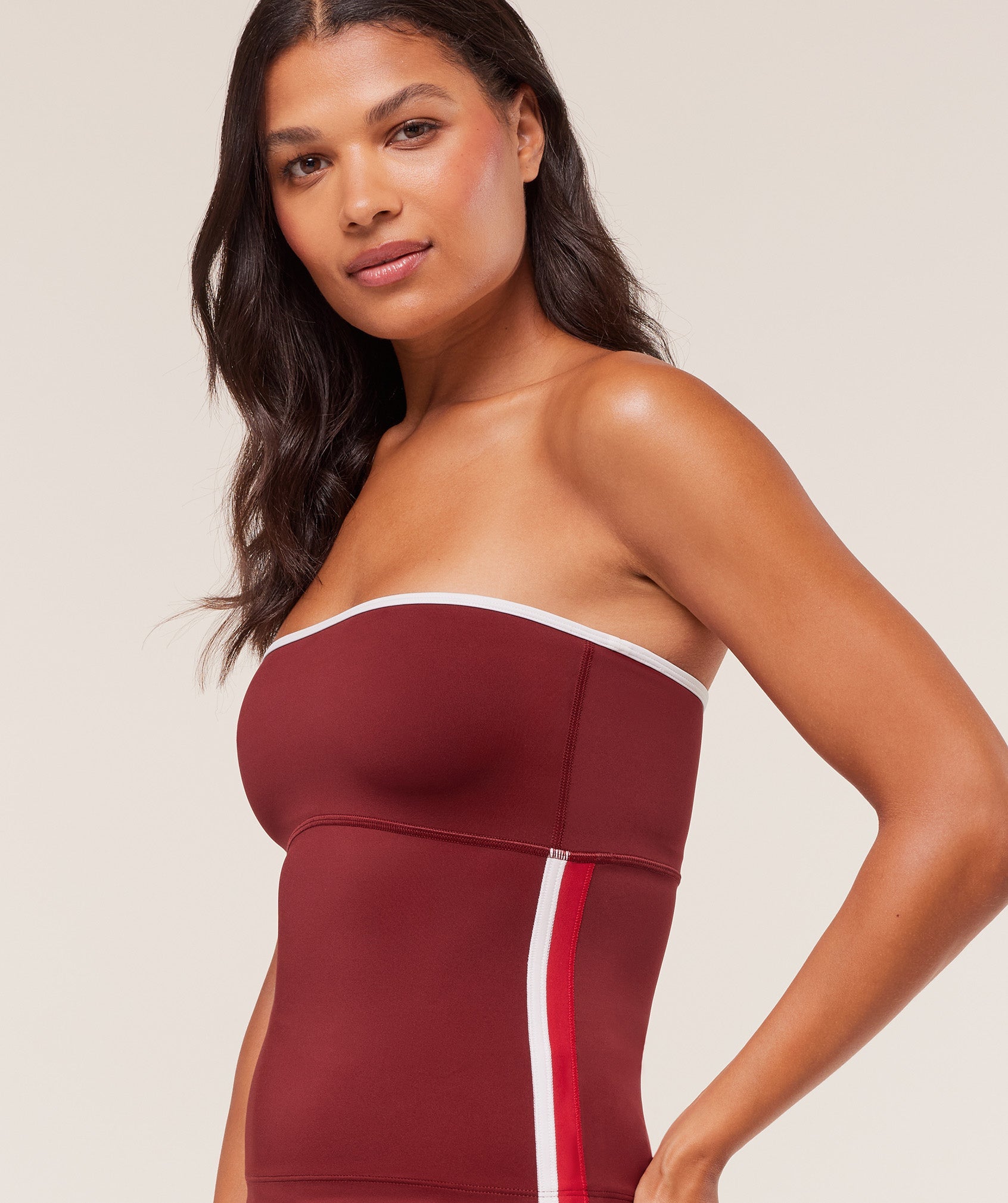 gymshark-piping-bandeau-with-shelf-crop-tops-red-aw25