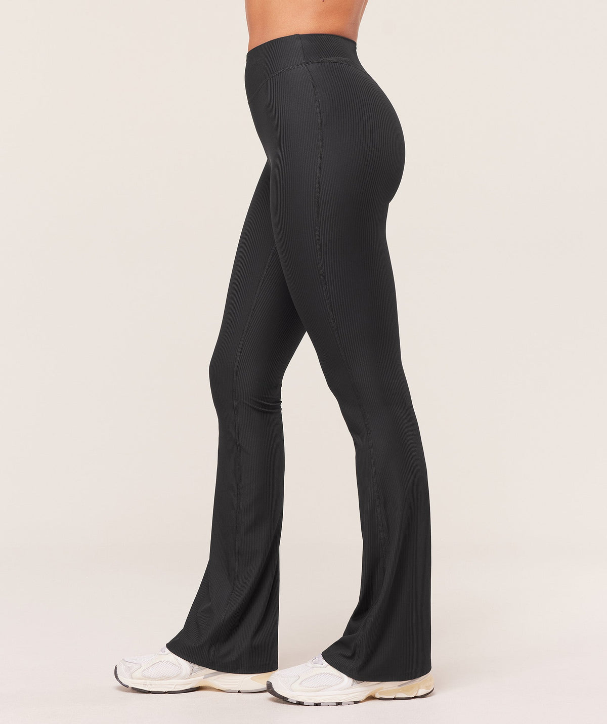 gymshark-ribbed-flared-legging-leggings-black-aw25