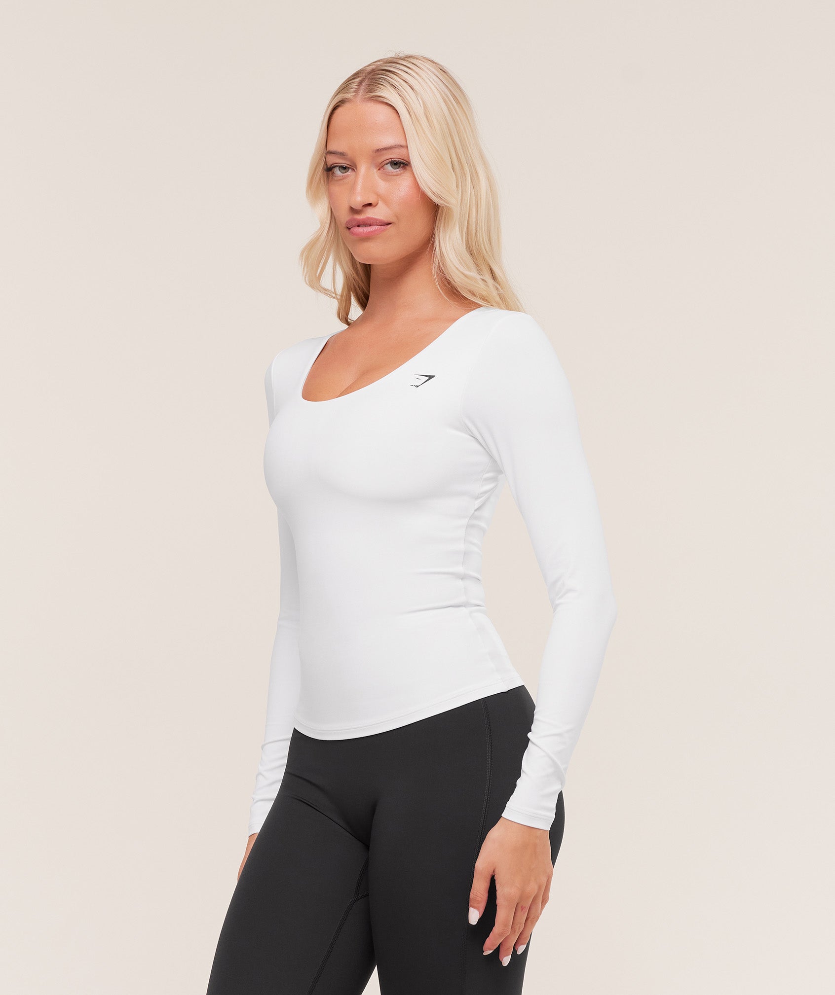 gymshark-twist-back-long-sleeve-top-ls-tops-white-aw25