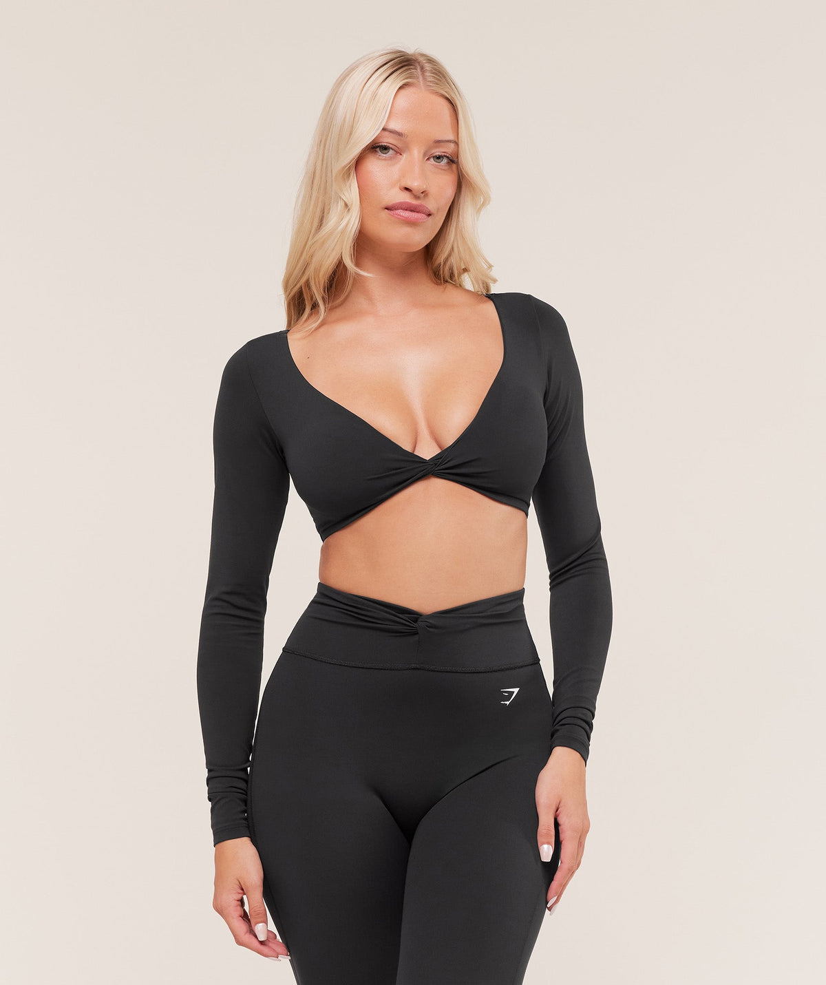 gymshark-twist-front-long-sleeve-crop-top-crop-tops-black-aw25