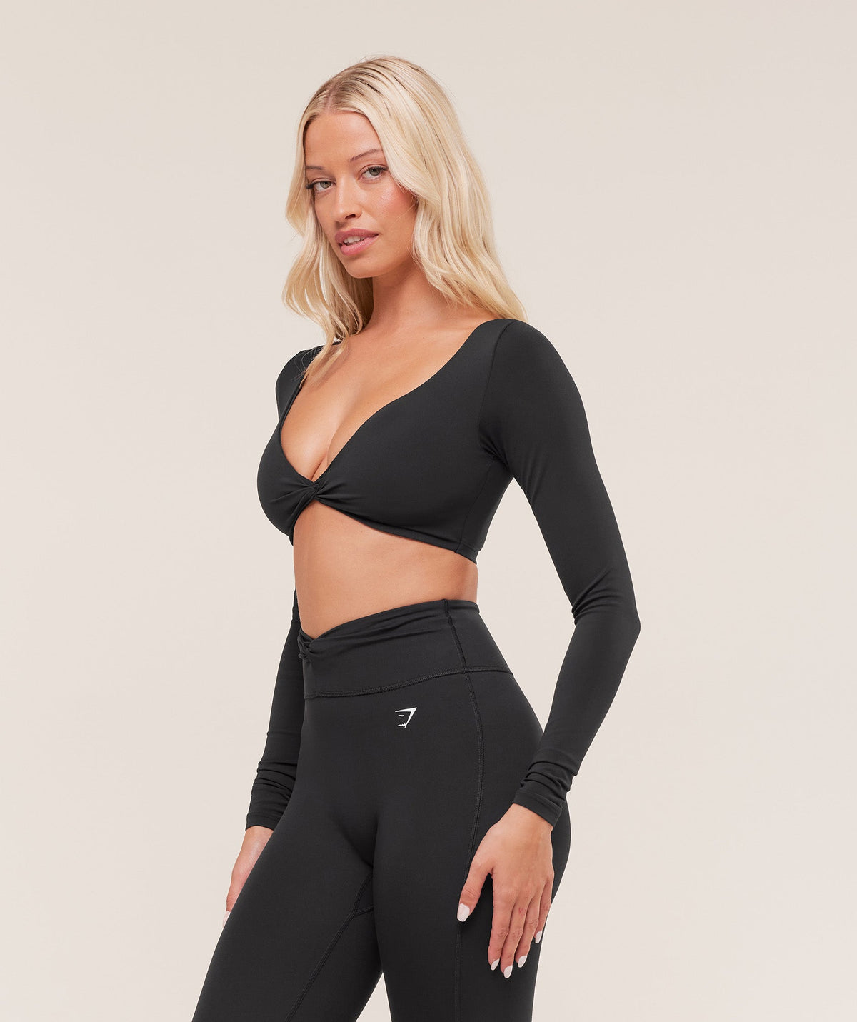 gymshark-twist-front-long-sleeve-crop-top-crop-tops-black-aw25