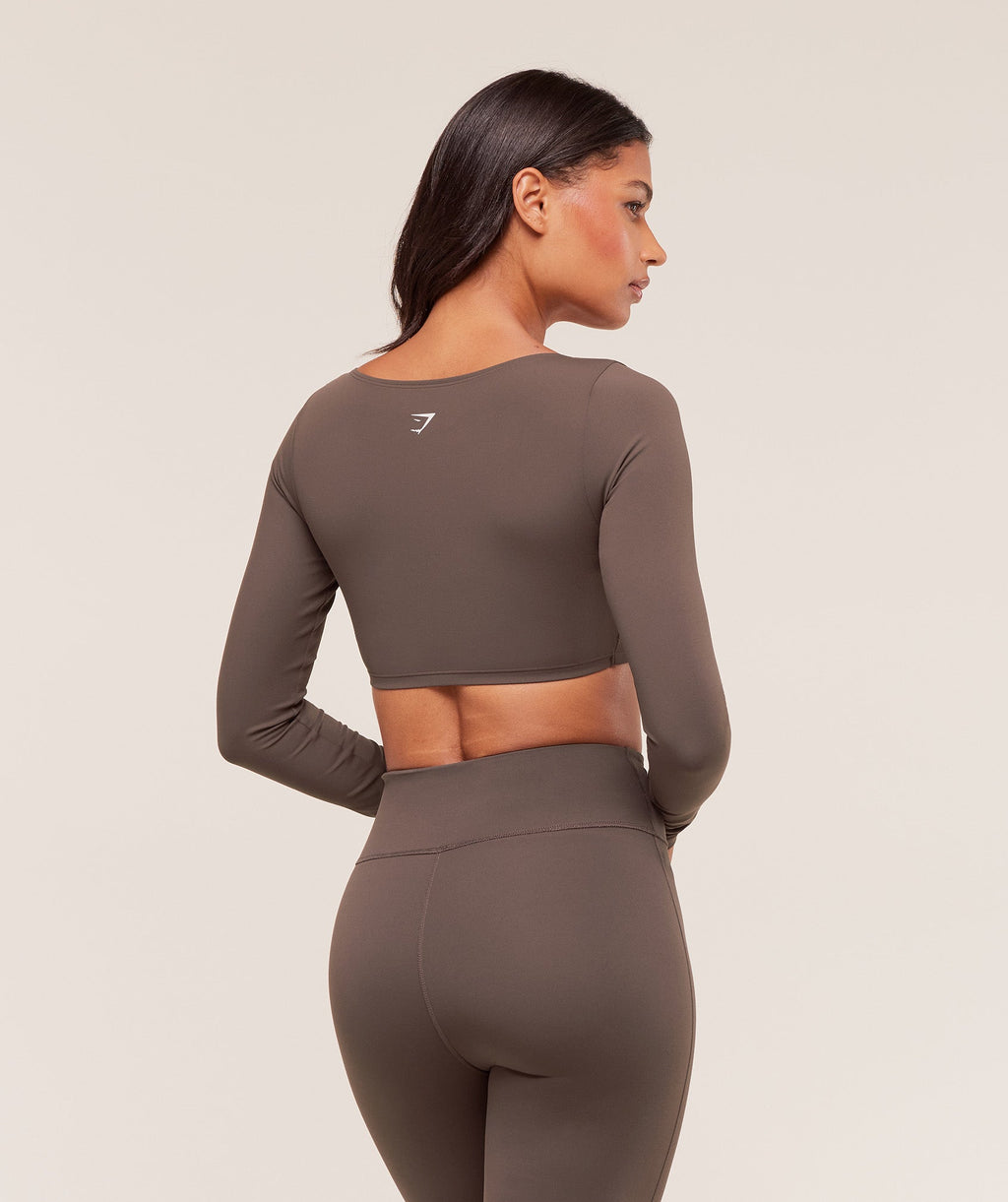 gymshark-twist-front-long-sleeve-crop-top-crop-tops-brown-aw25