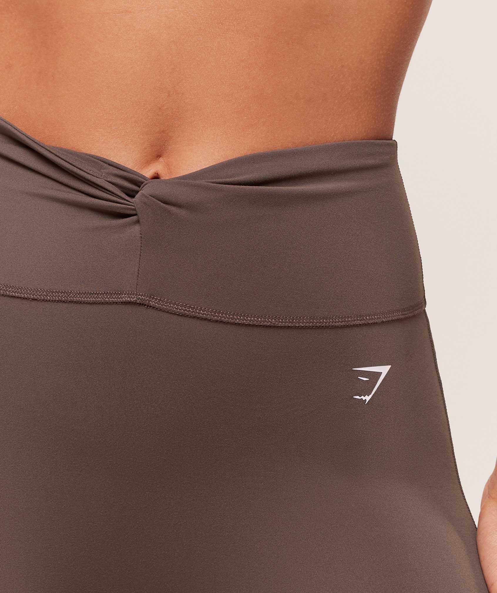 gymshark-twist-front-straight-leg-legging-leggings-brown-aw25
