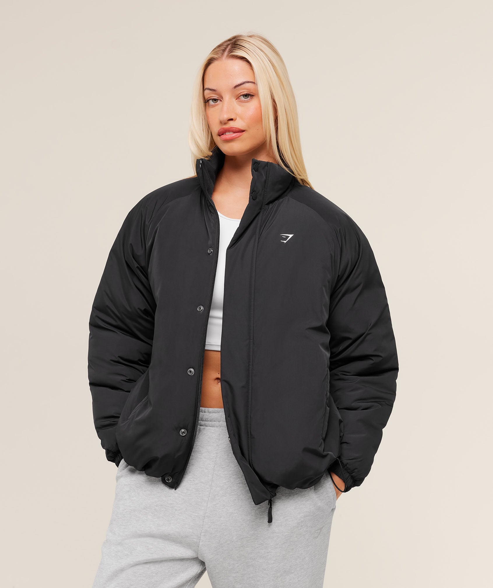 gymshark-oversized-puffer-jacket-jackets-outerwear-black-aw25