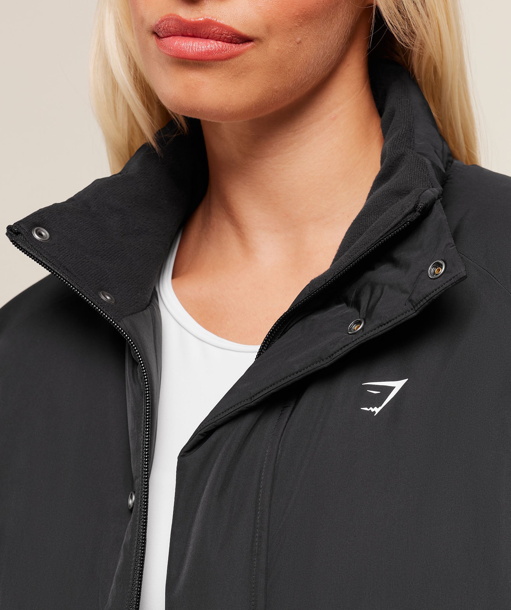 gymshark-oversized-puffer-jacket-jackets-outerwear-black-aw25
