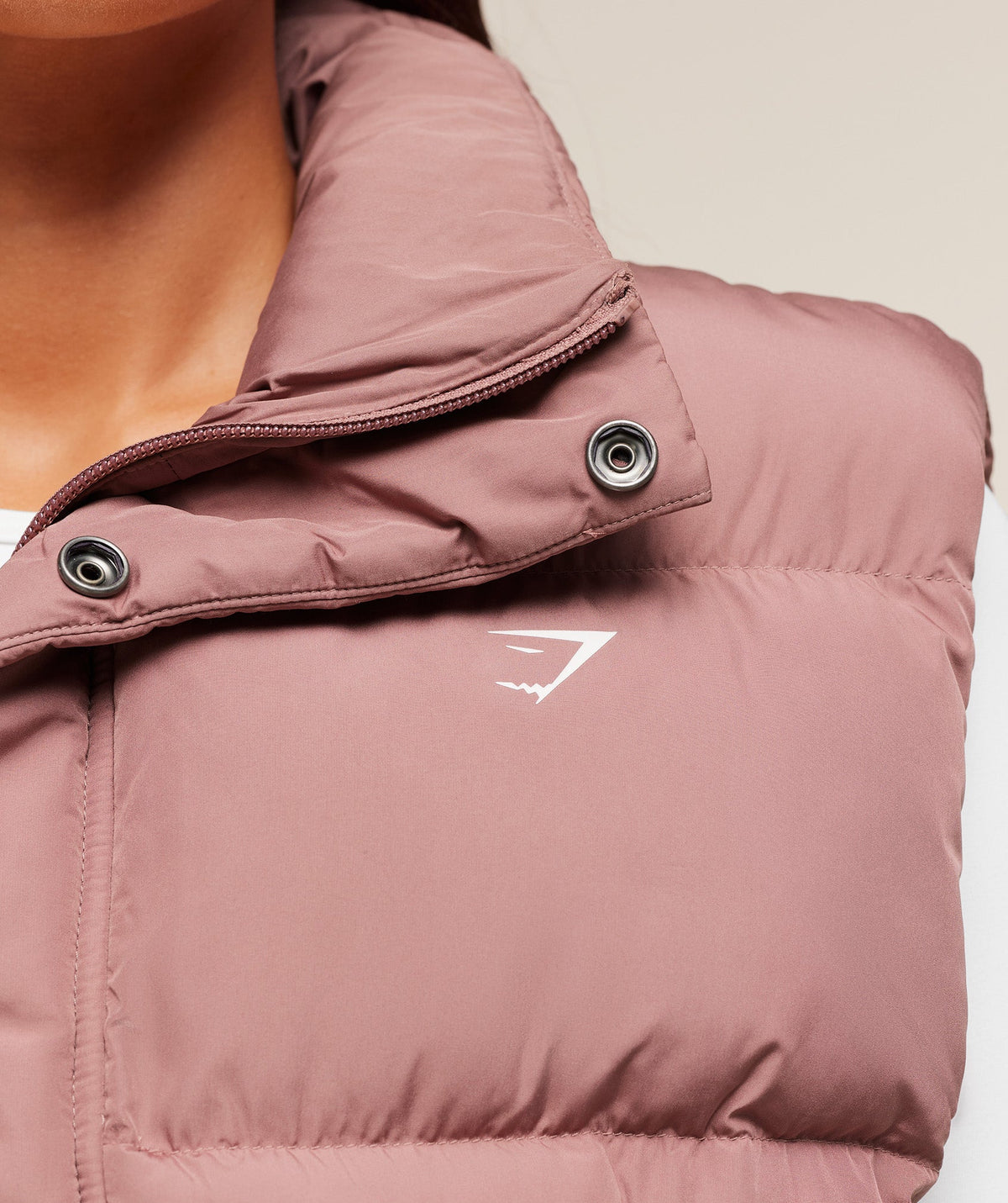 gymshark-puffer-vest-jackets-outerwear-brown-aw25