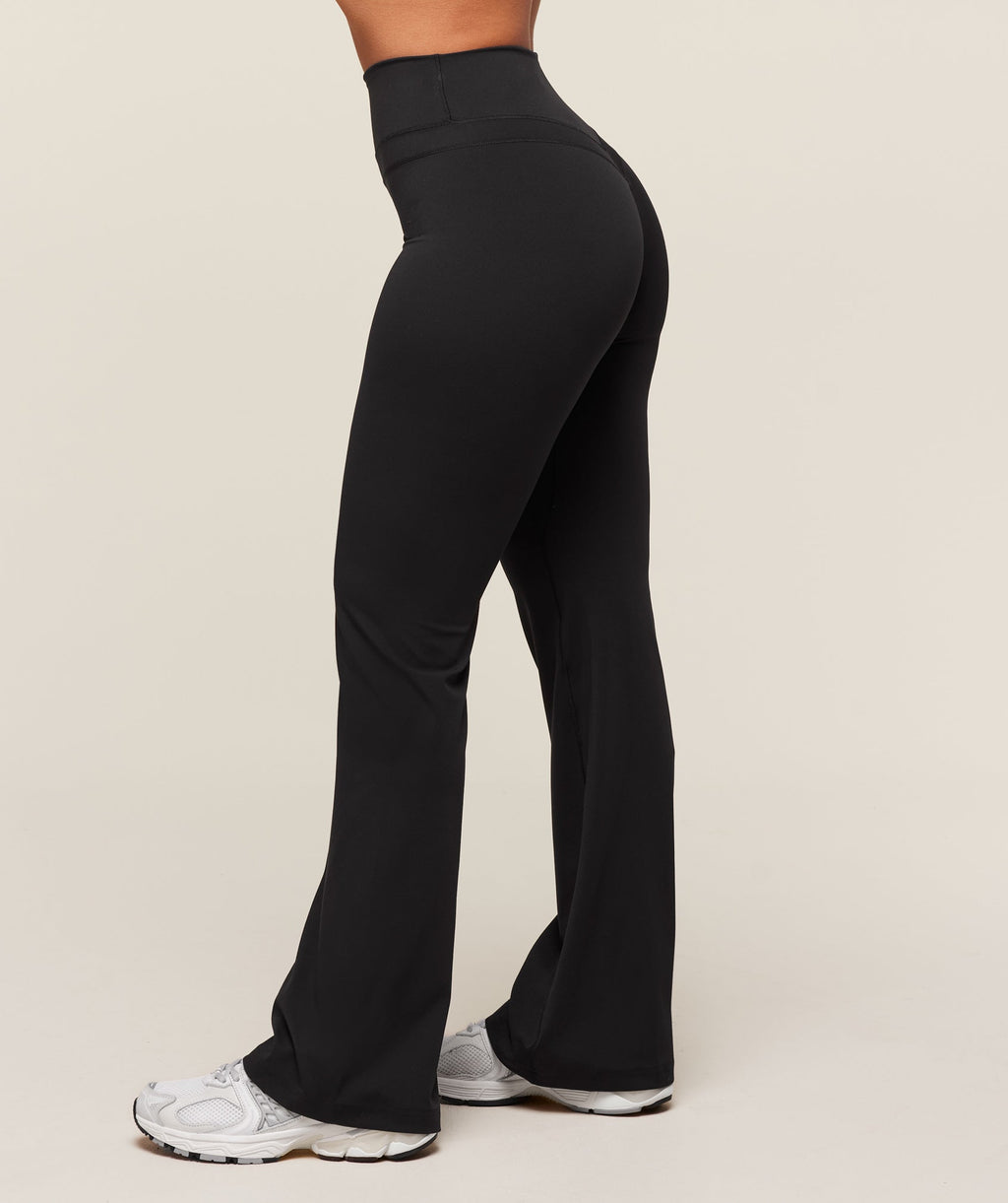 gymshark-gymshark-x-whitney-simmons-short-flared-leggings-leggings-black-ss25