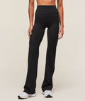 gymshark-gymshark-x-whitney-simmons-tall-flared-leggings-leggings-black-ss25