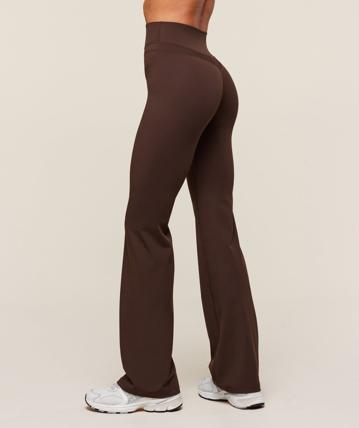 gymshark-gymshark-x-whitney-simmons-tall-flared-leggings-leggings-brown-ss25