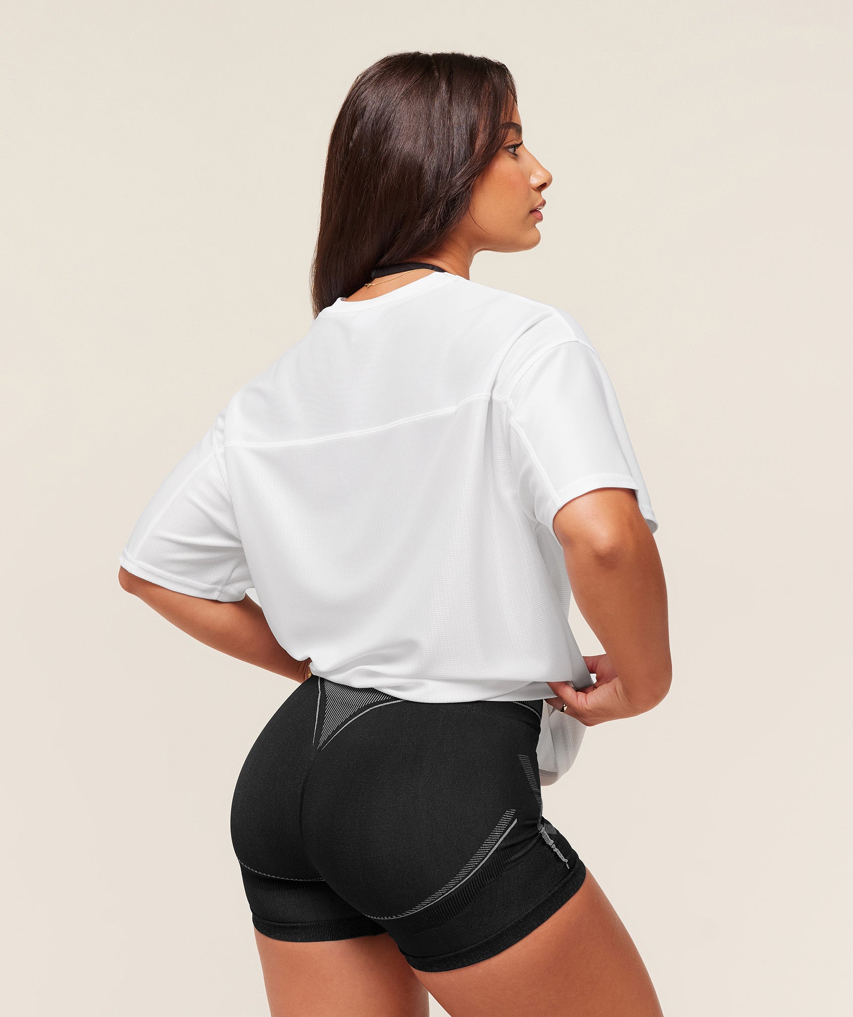 gymshark-gymshark-x-analis-mesh-ss-top-ss-tops-white-aw25