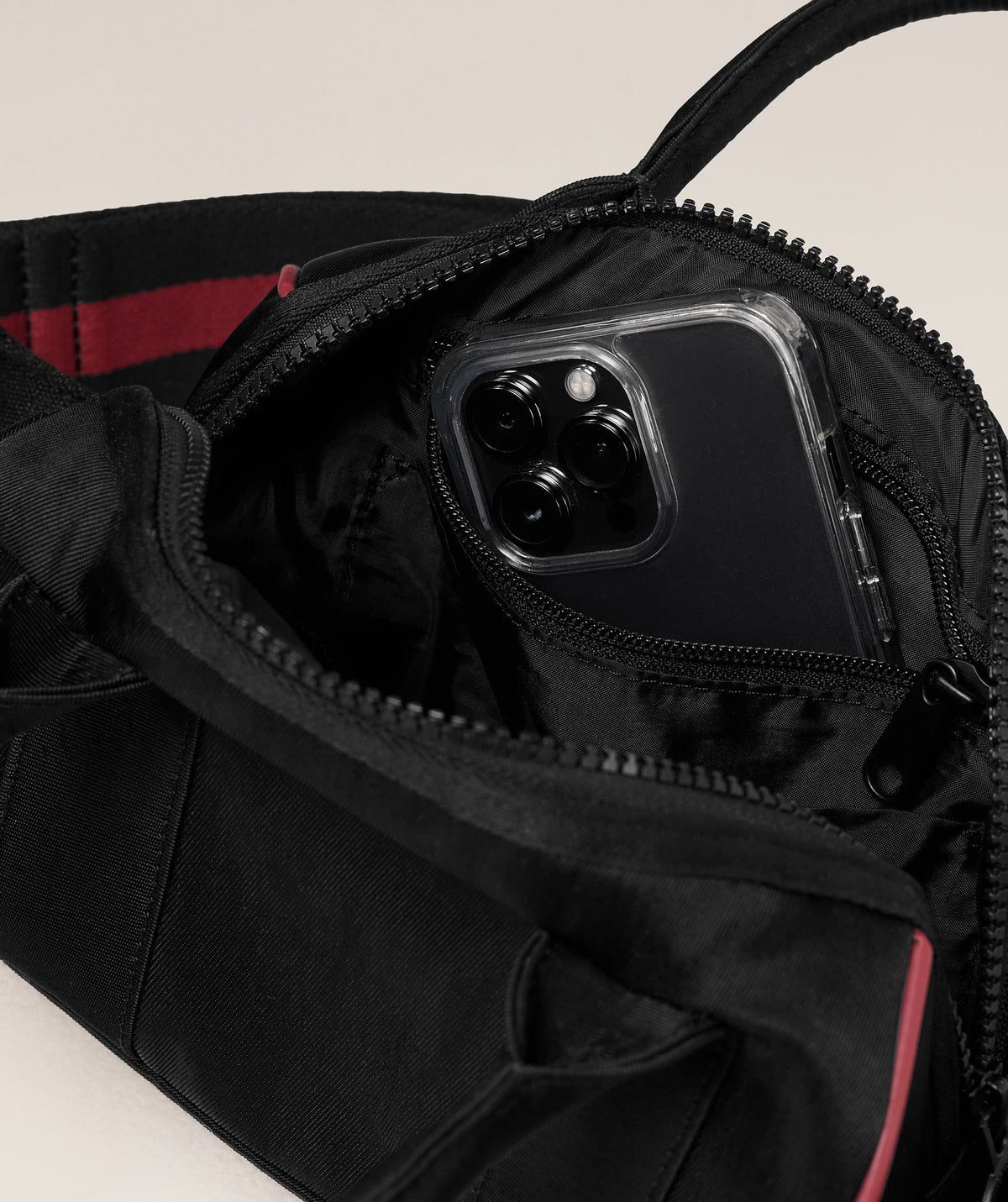 gymshark-gymshark-x-analis-mini-barrel-bag-bags-black-aw25