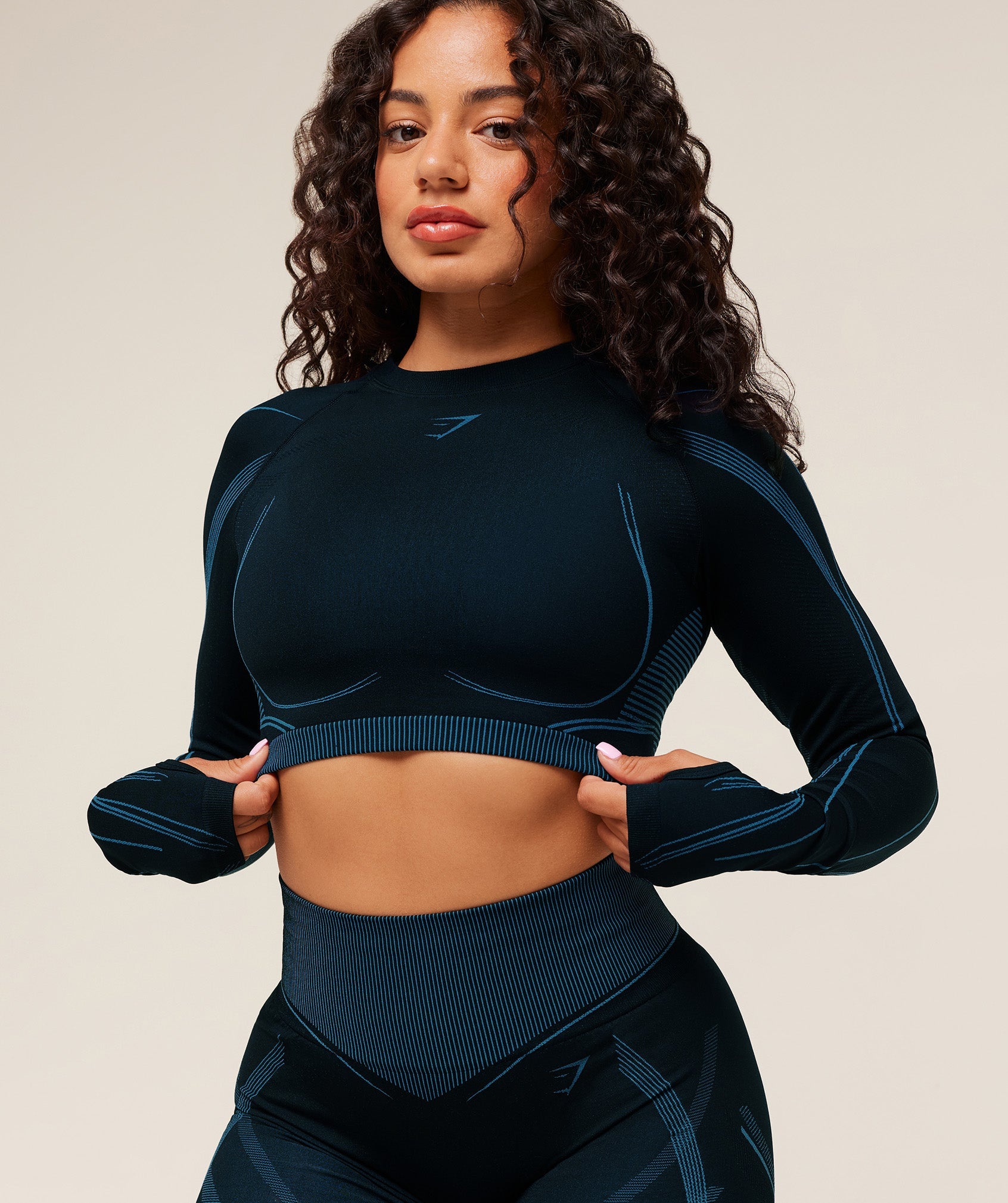 gymshark-gymshark-x-analis-seamless-long-sleeve-crop-top-b4b4l-crop-tops-blue-aw25