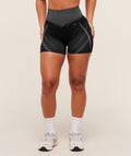 gymshark-gymshark-x-analis-seamless-short-shorts-black-aw25-1