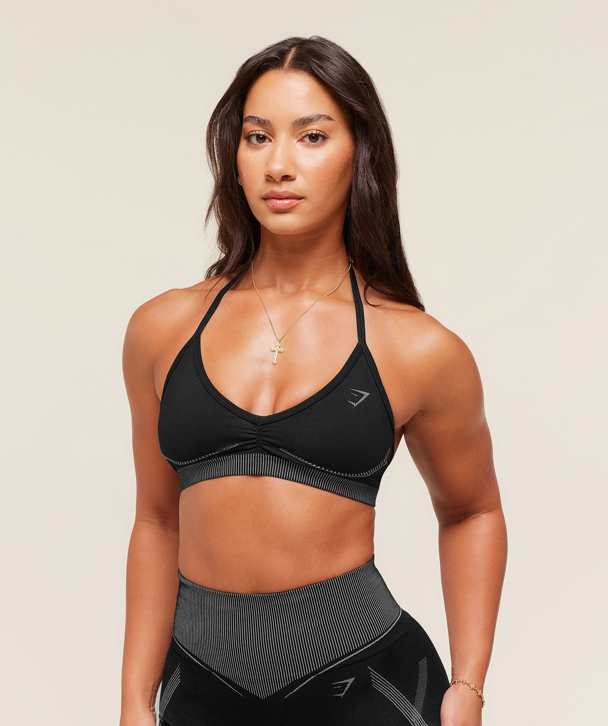 gymshark-gymshark-x-analis-seamless-sports-bra-sports-bras-black-aw25-1