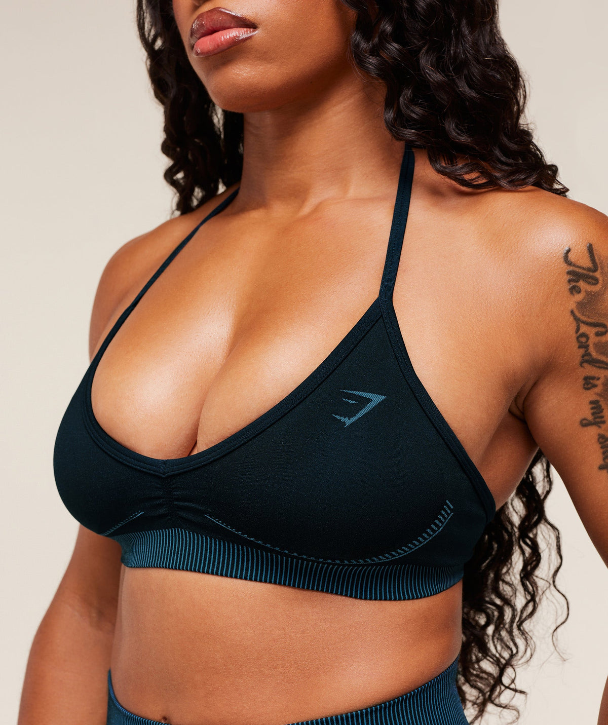 gymshark-gymshark-x-analis-seamless-sports-bra-sports-bras-blue-aw25