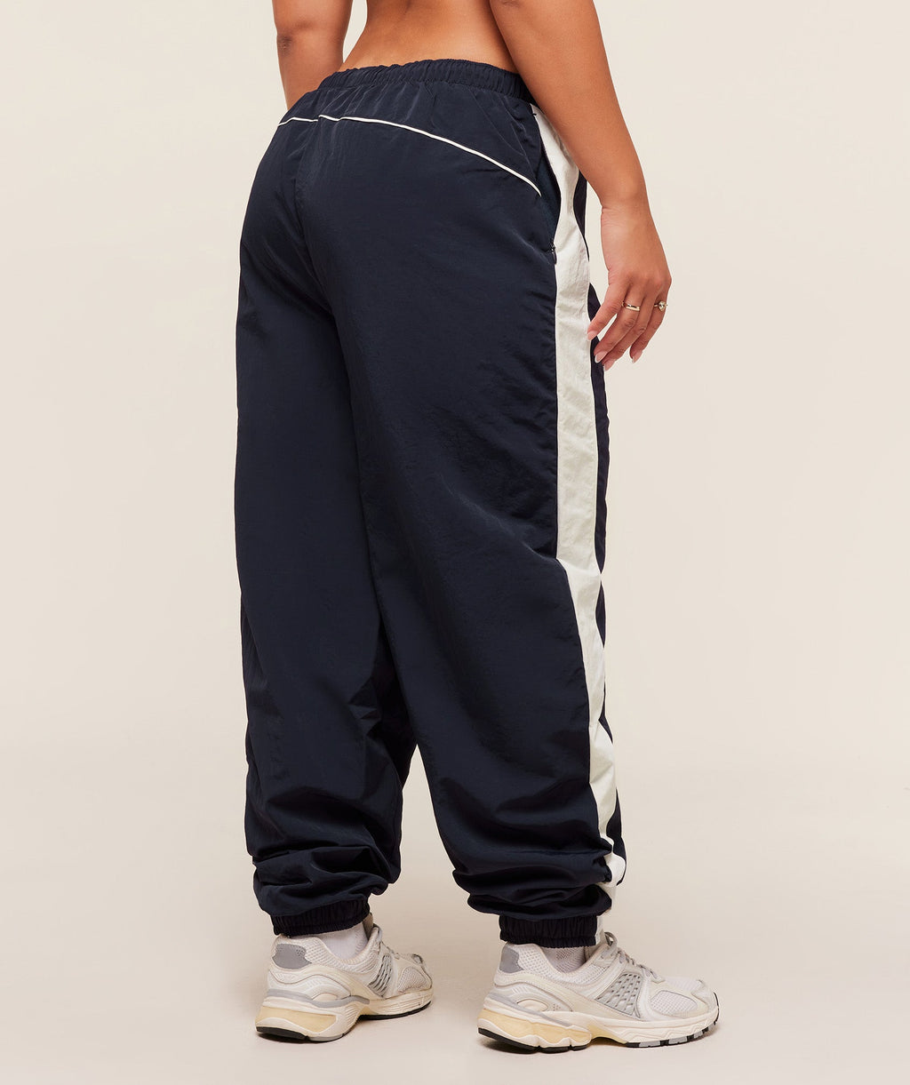 gymshark-gymshark-x-analis-woven-track-pant-pants-blue-aw25