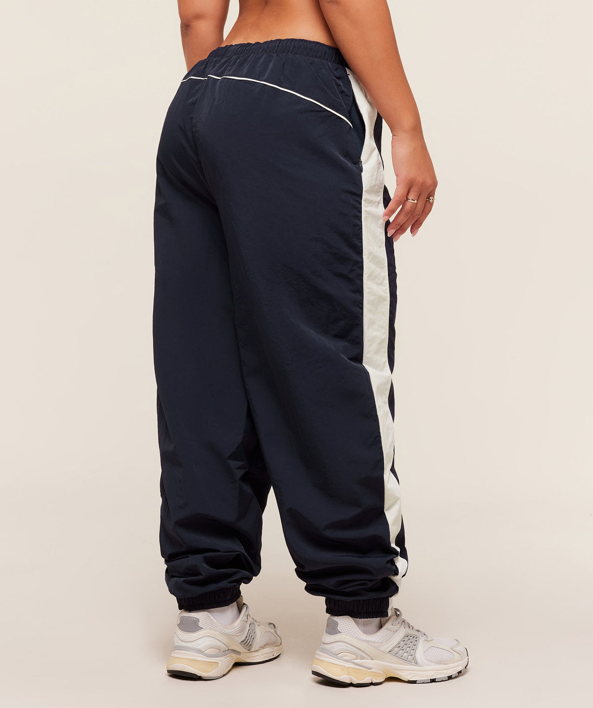 gymshark-gymshark-x-analis-woven-track-pant-pants-blue-aw25