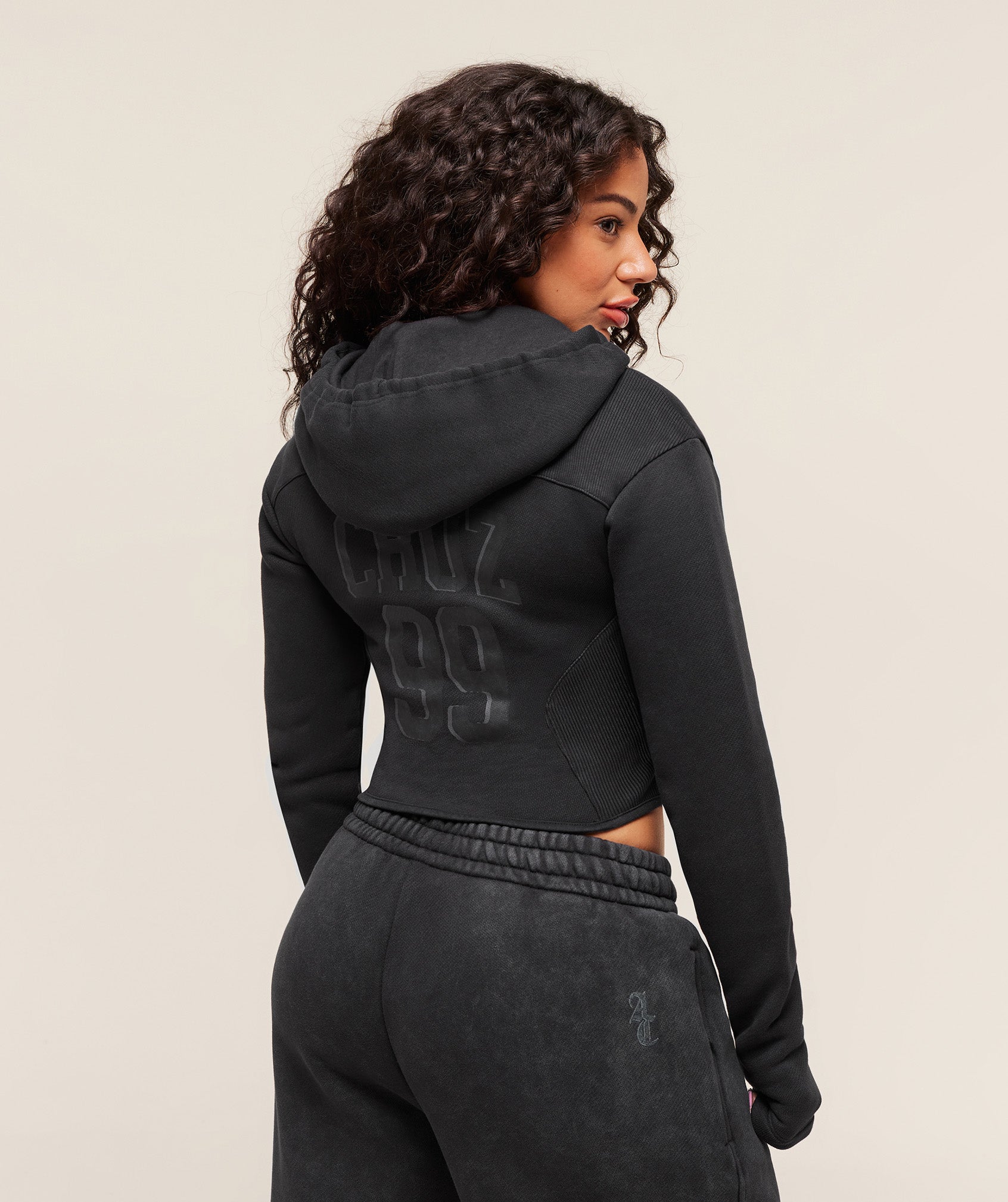 gymshark-gymshark-x-analis-zip-up-hoodie-pullovers-black-aw25