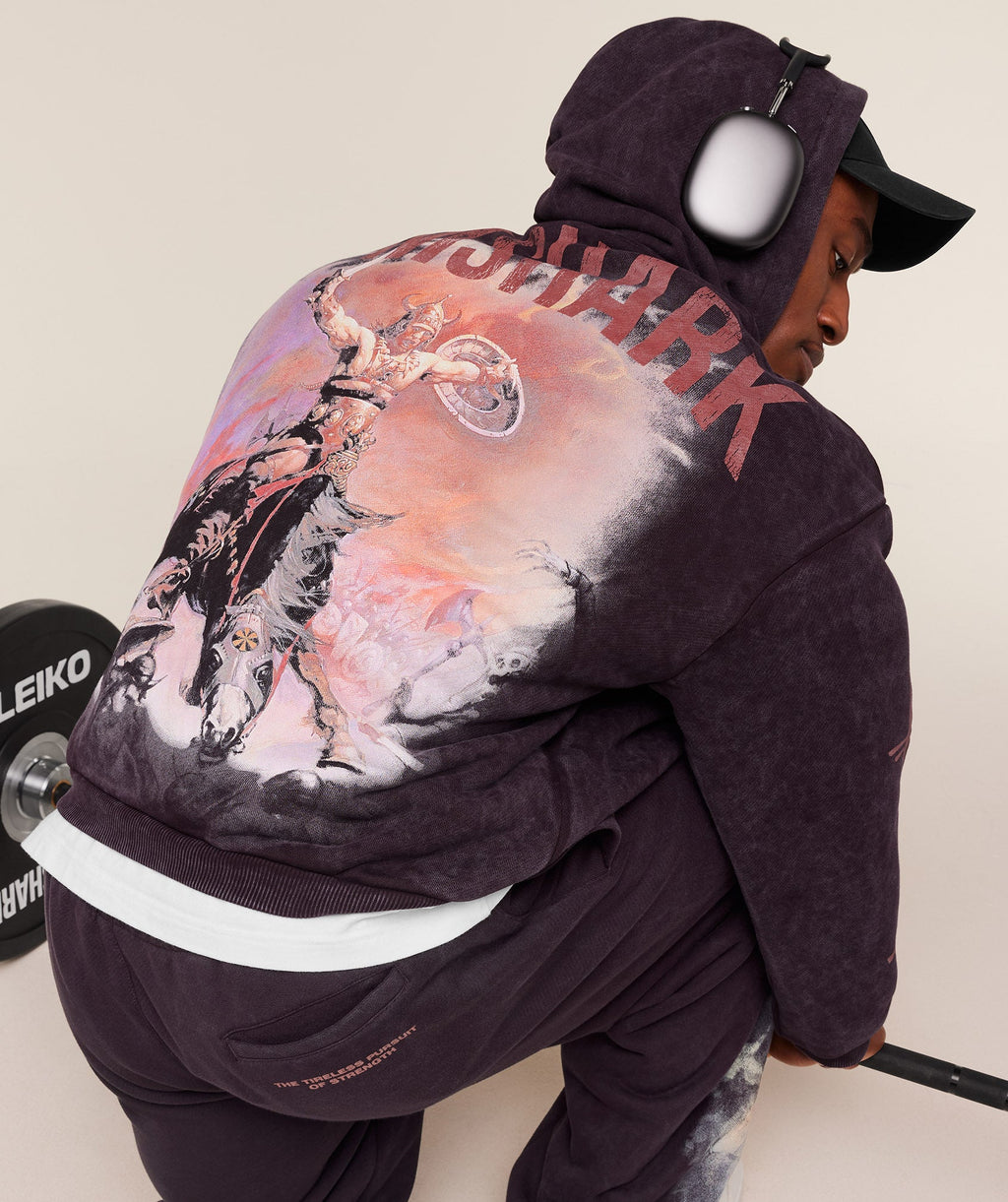gymshark-frazetta-graphic-hoodie-pullovers-black-aw25