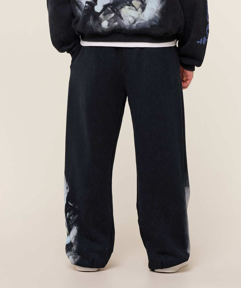 gymshark-frazetta-graphic-jogger-pants