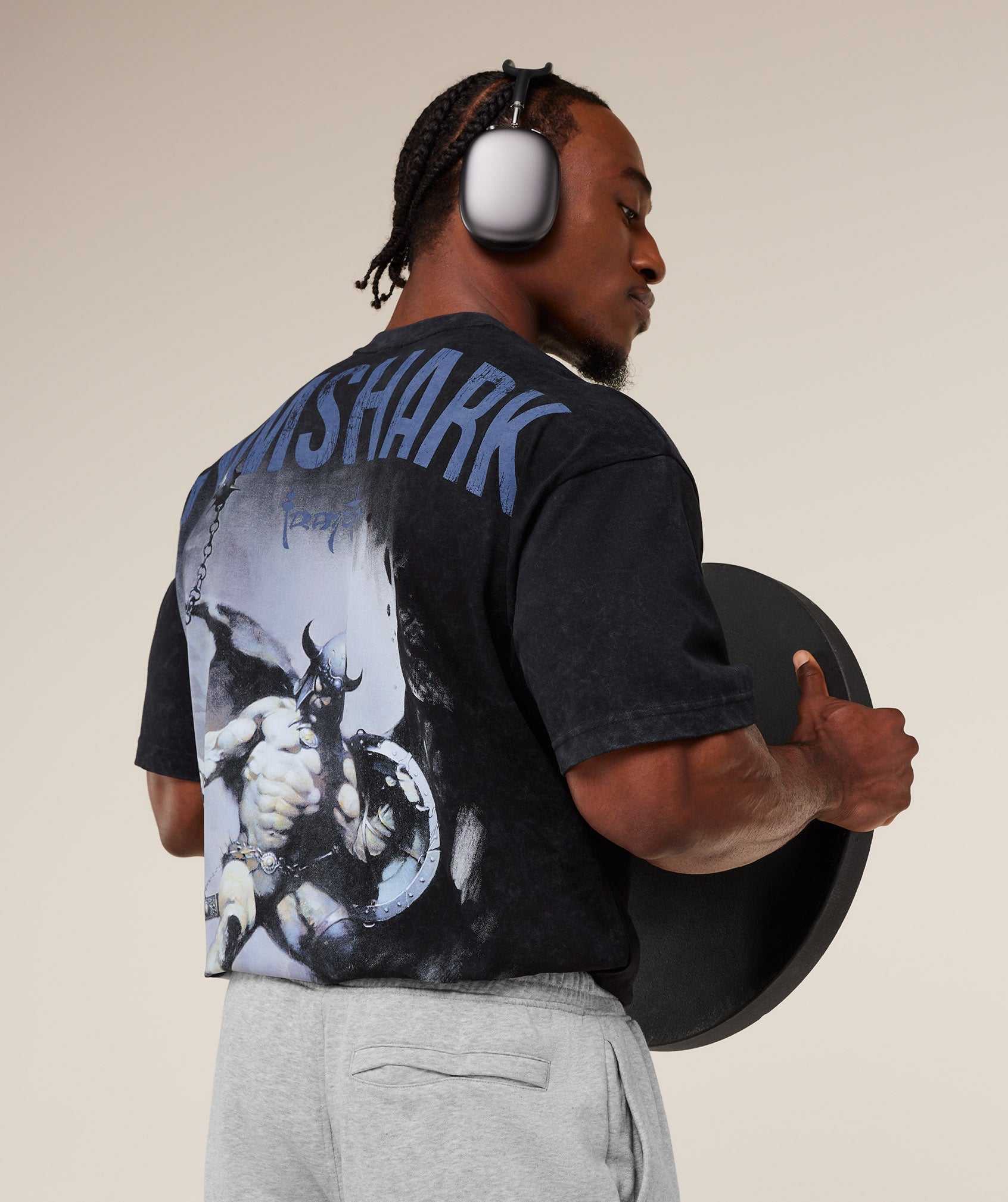 gymshark-frazetta-graphic-t-shirt-ss-tops-black-aw25