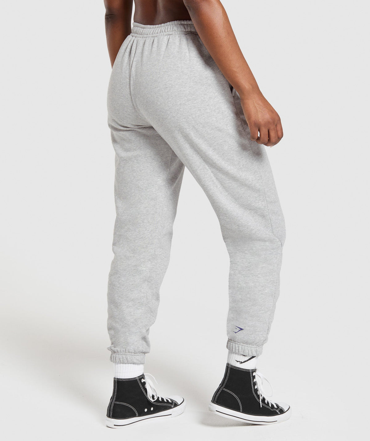 gymshark-heavy-duty-graphic-loopback-jogger-pants-grey-ss25