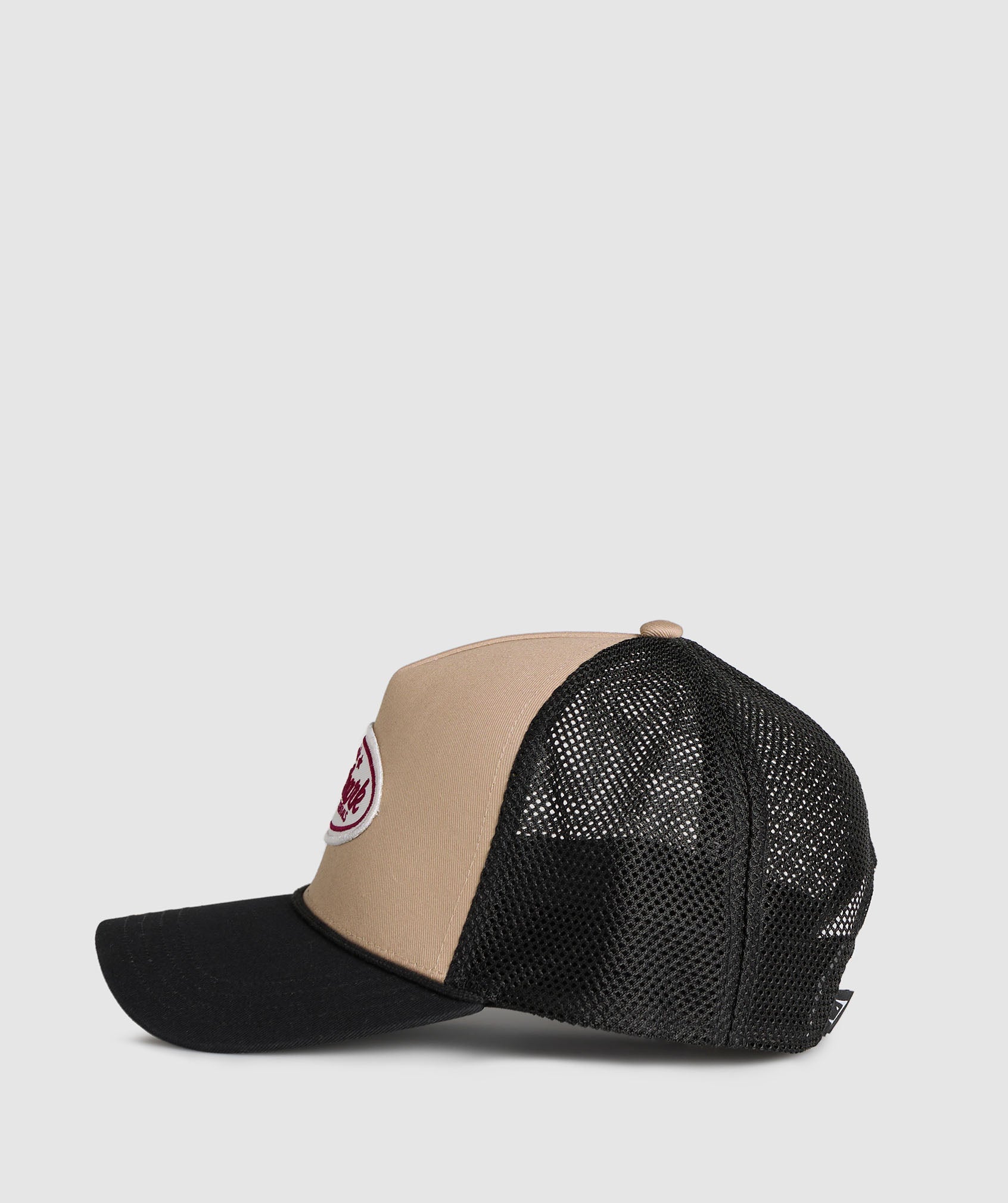 gymshark-trucker-cap-headwear-brown-ss25