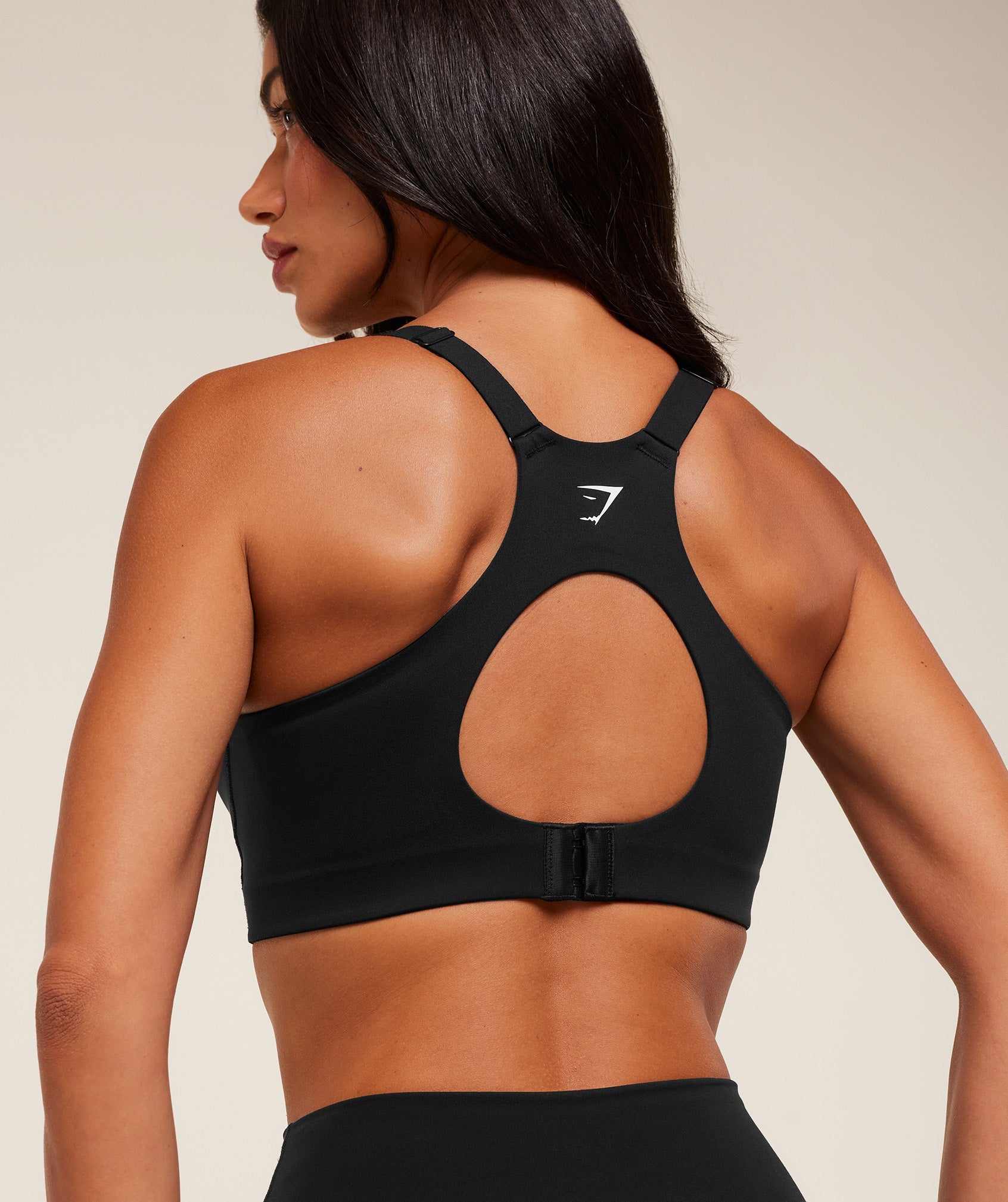 gymshark-high-support-v-neck-sports-bra-sports-bras-black-aw25